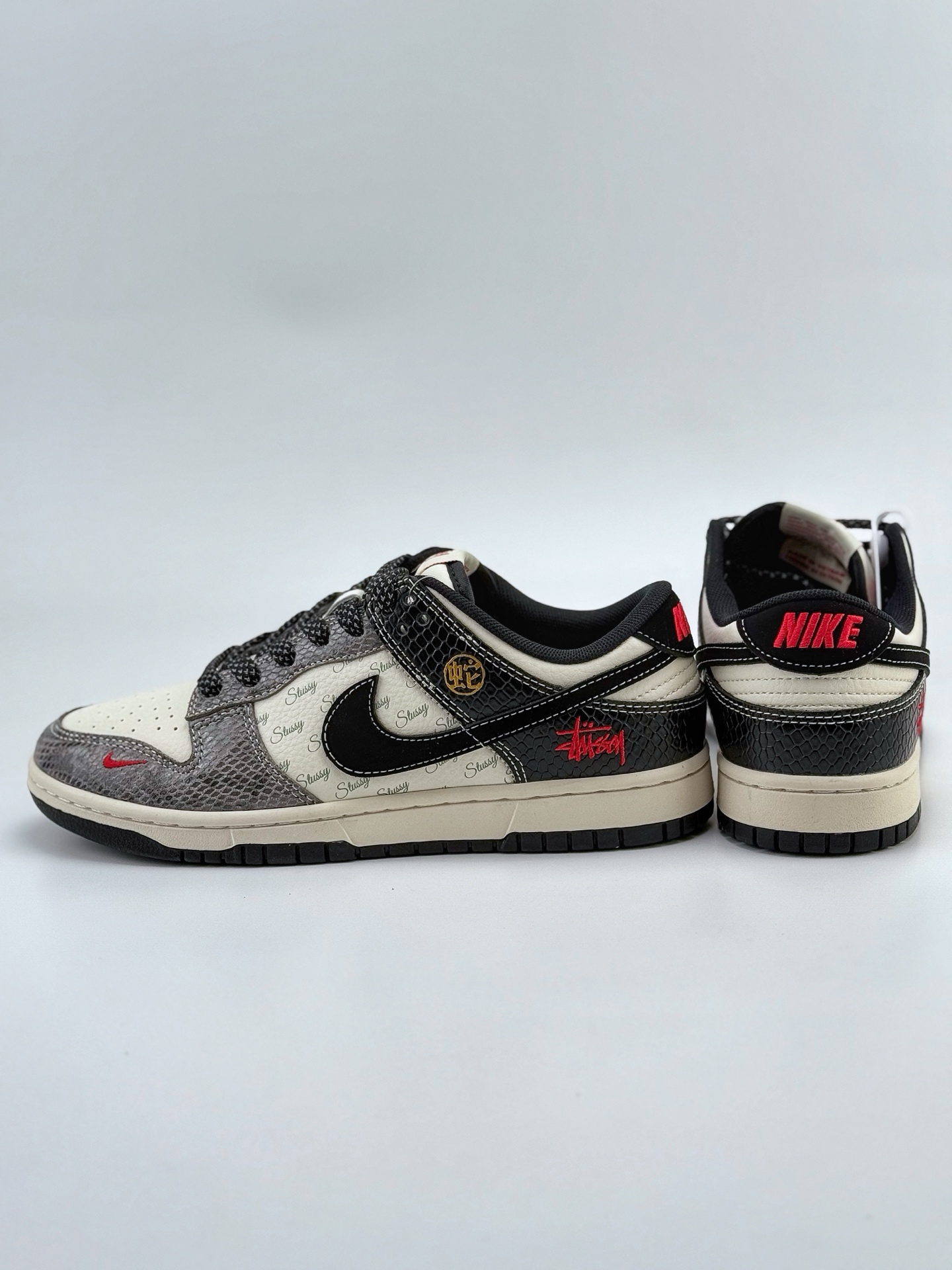 Nike SB Dunk Low x Stussy 蛇年限定 白黑灰小钩满天星  XF8698-048