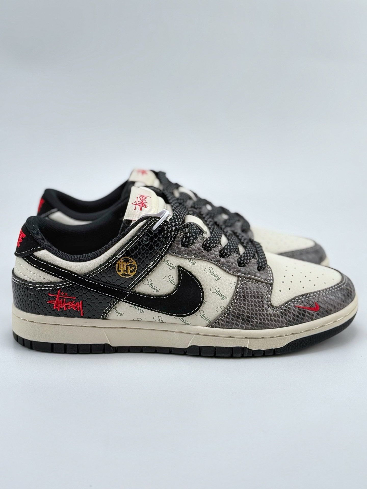 Nike SB Dunk Low x Stussy 蛇年限定 白黑灰小钩满天星  XF8698-048