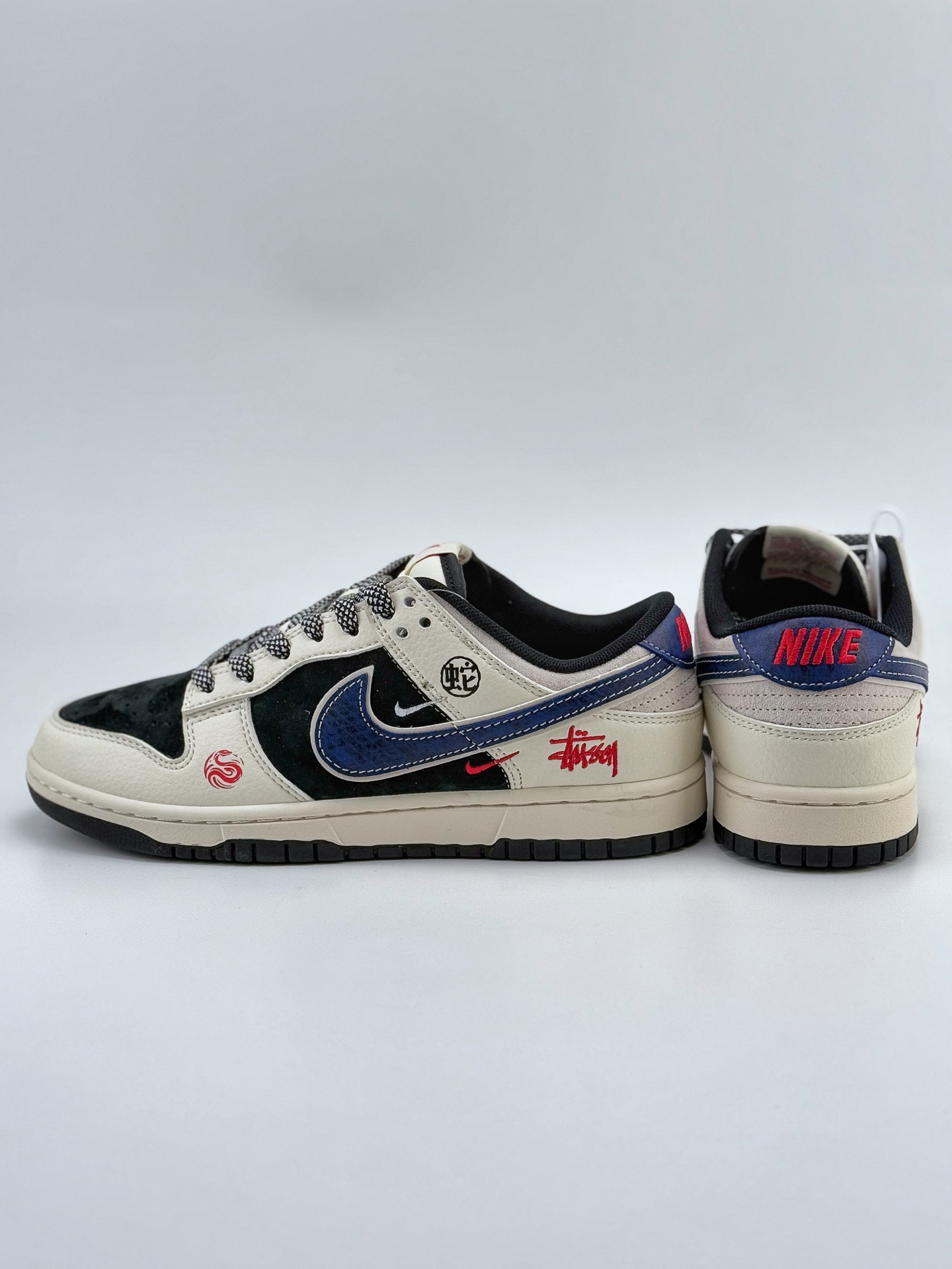 Nike SB Dunk Low x Stussy 蛇年限定 白黑蓝小钩满天星  XF8698-050