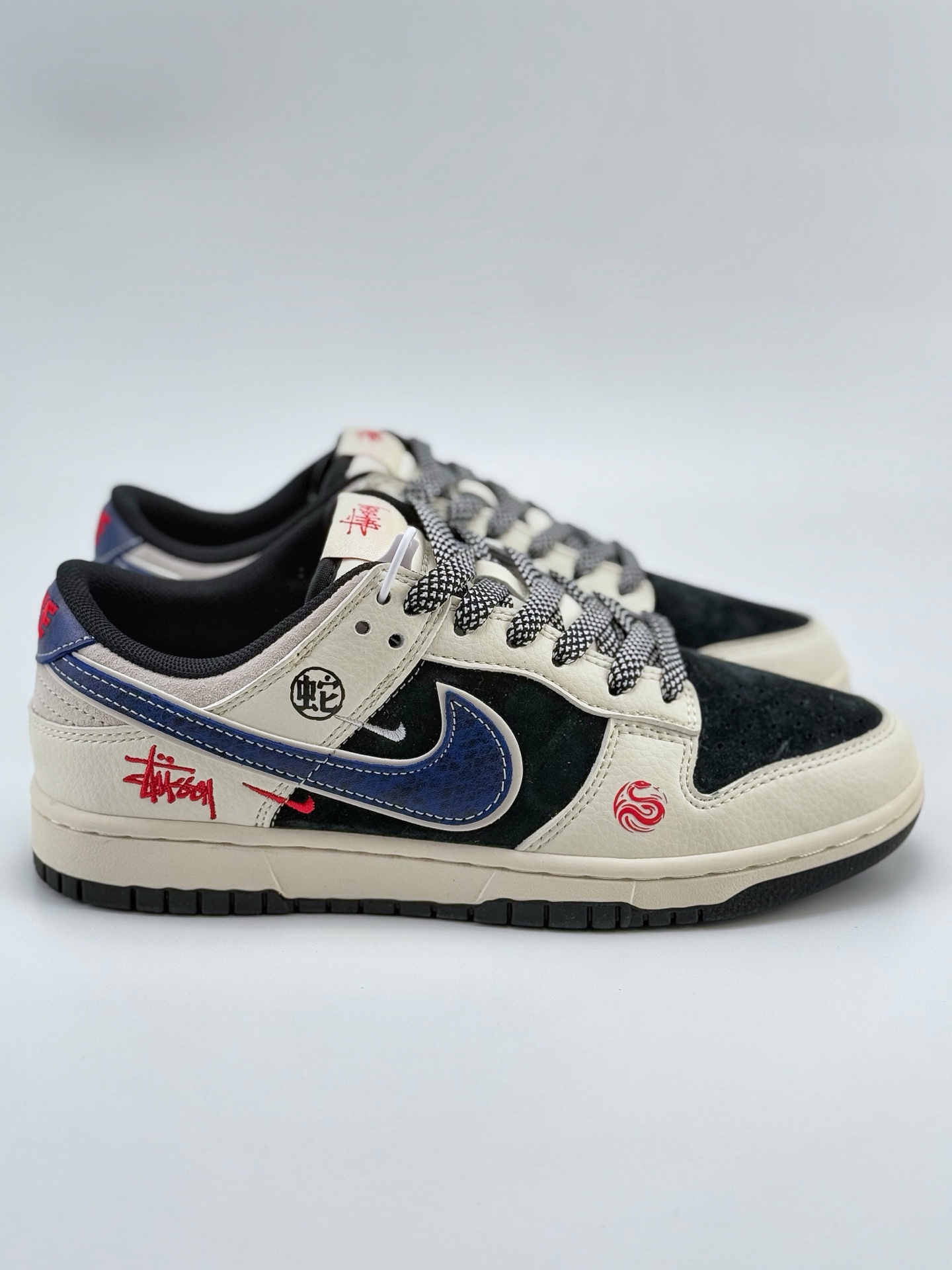 Nike SB Dunk Low x Stussy 蛇年限定 白黑蓝小钩满天星  XF8698-050