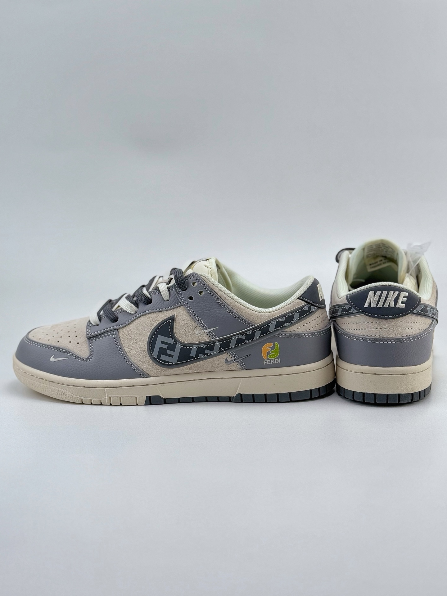 Nike SB Dunk Low x FEND 白灰小钩双鞋带 DM6868-021