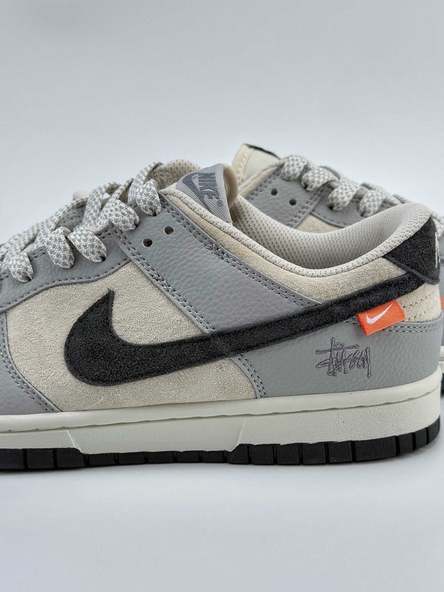 Nike SB Dunk Low x Stussy 白灰黑小钩满天星  DJ2024-095