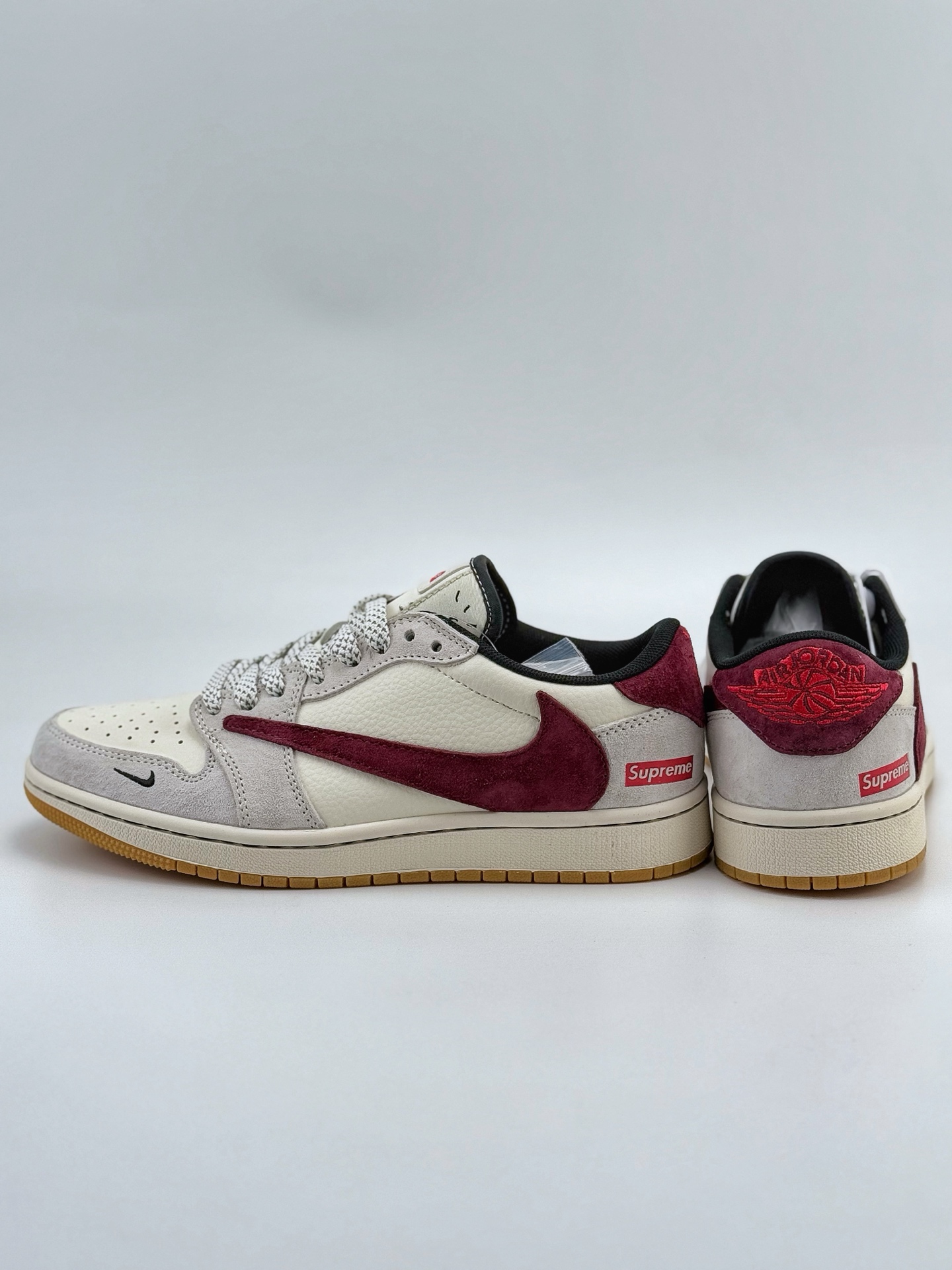 Travis Scott x Nike Air Jordan 1 Low x Supreme Air Jordan 1 Low 反转白红小钩满天星倒钩  HD2258-615