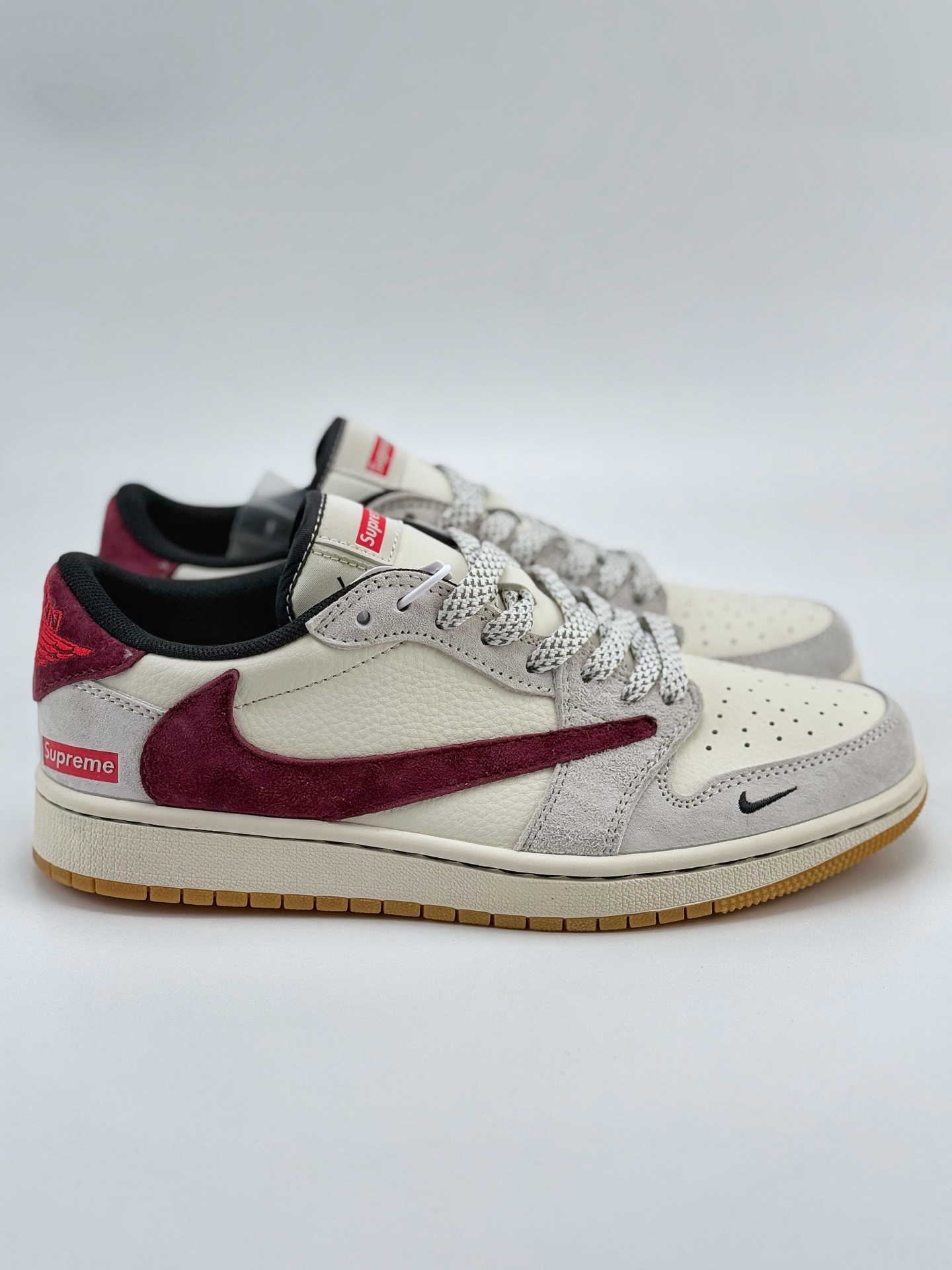 Travis Scott x Nike Air Jordan 1 Low x Supreme Air Jordan 1 Low 反转白红小钩满天星倒钩  HD2258-615