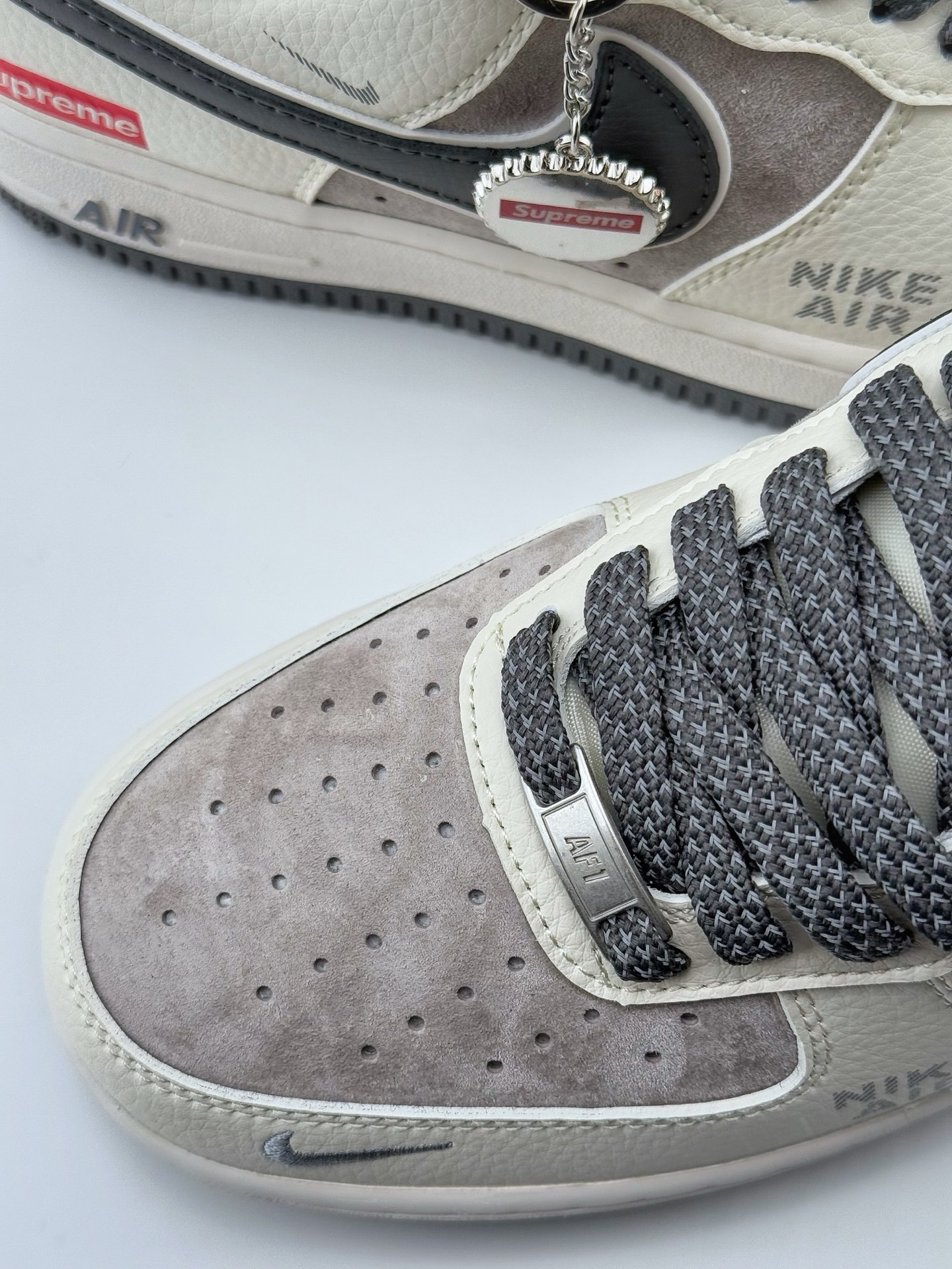 Nike Air Force 1 Low 07 x Supreme 白灰小钩满天星  DM6868-056