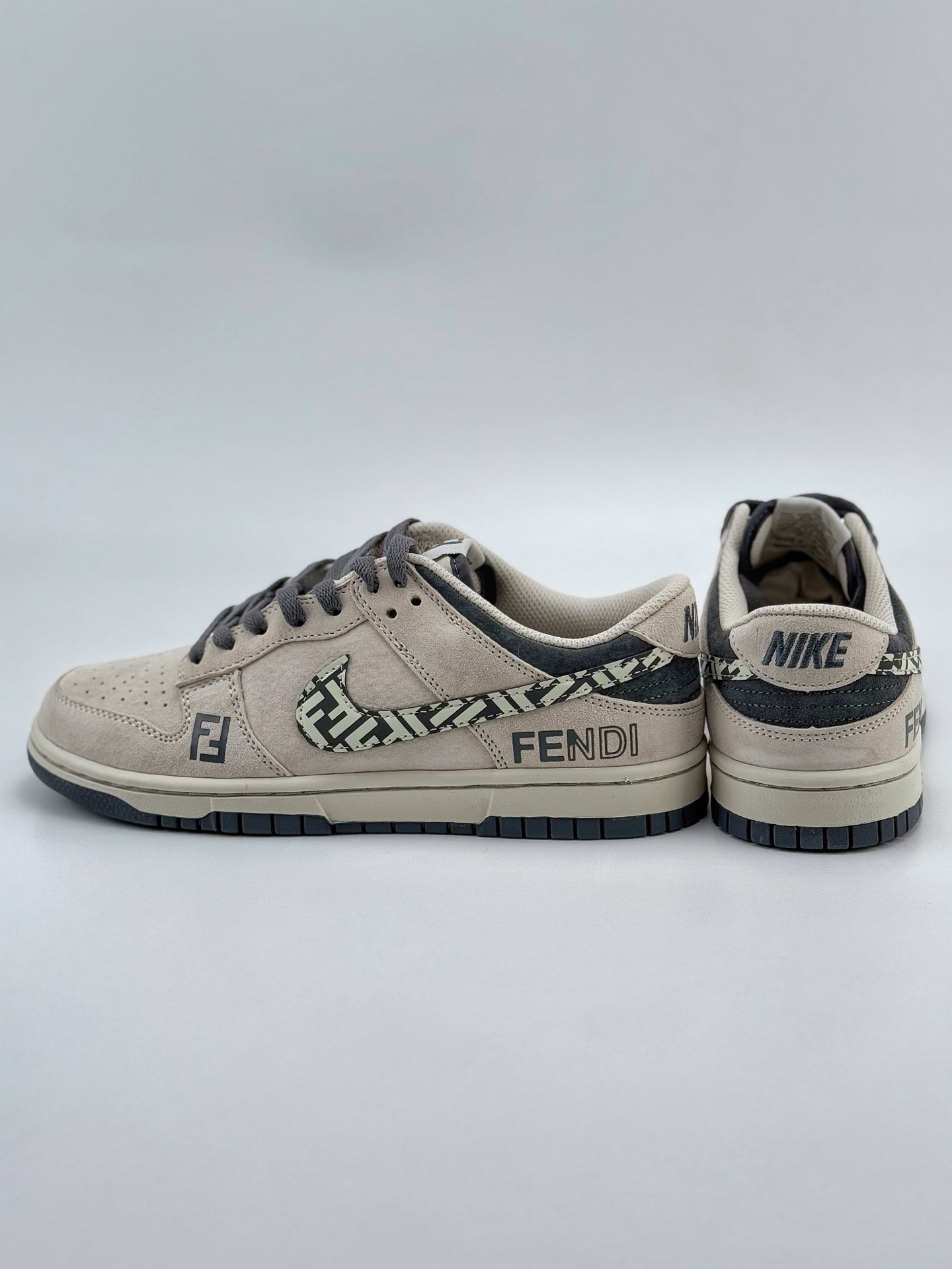 Nike SB Dunk Low x FENDI 白灰印花  DJ2024-046