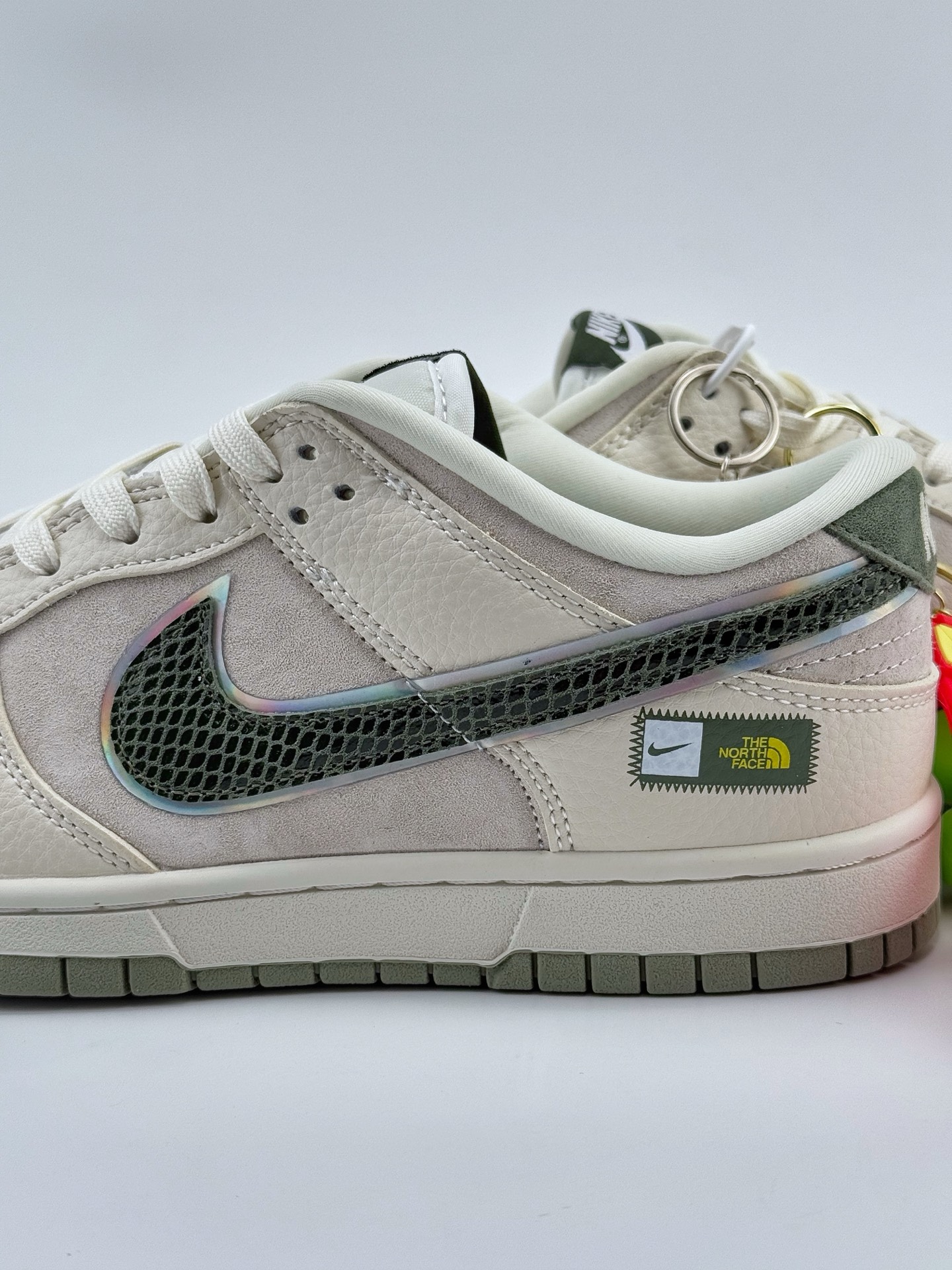Nike SB Dunk Low x The North Face 白绿小钩  KK1333-025