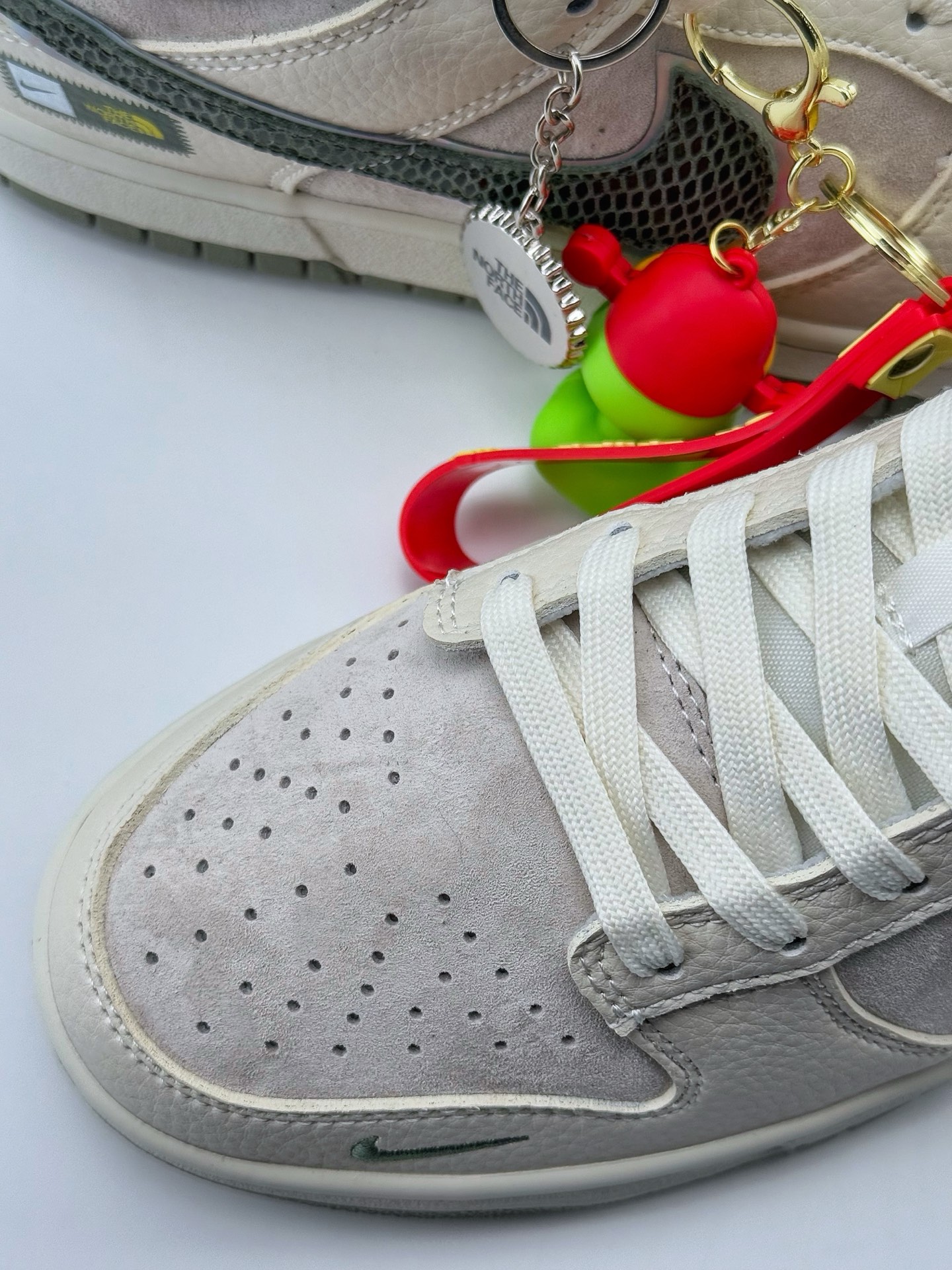 Nike SB Dunk Low x The North Face 白绿小钩  KK1333-025
