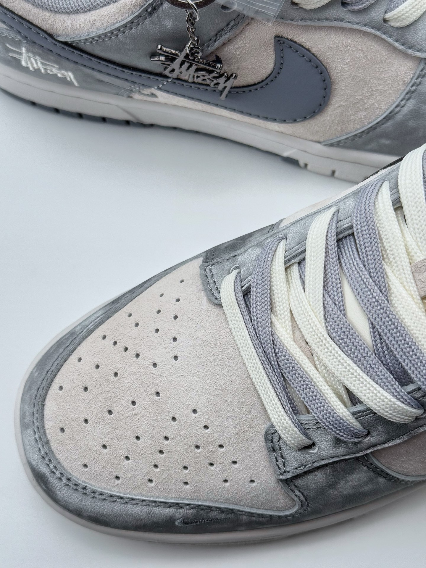 Nike SB Dunk Low x Stussy 白灰蓝三小钩双鞋带  DM6868-037