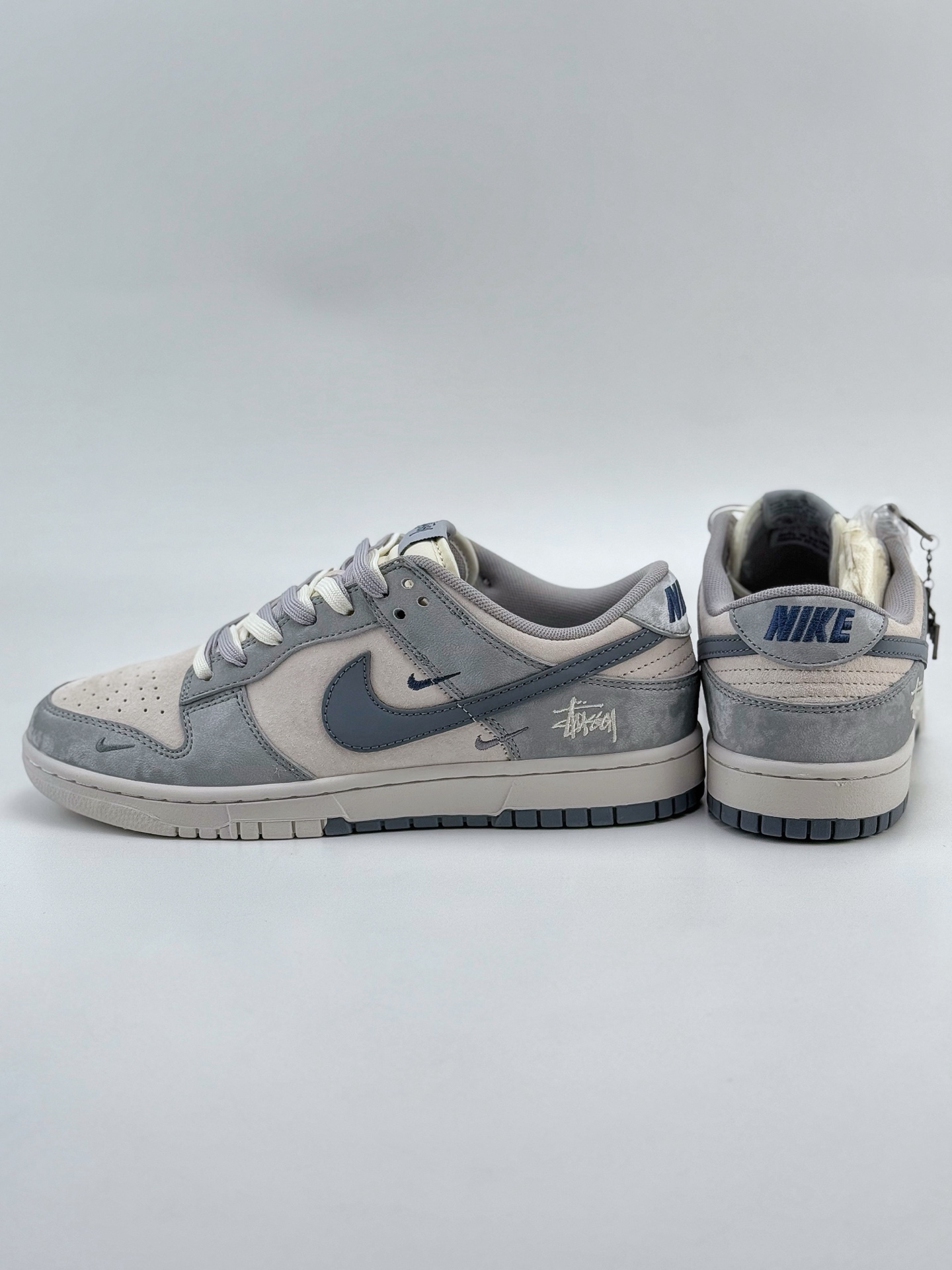 Nike SB Dunk Low x Stussy 白灰蓝三小钩双鞋带  DM6868-037