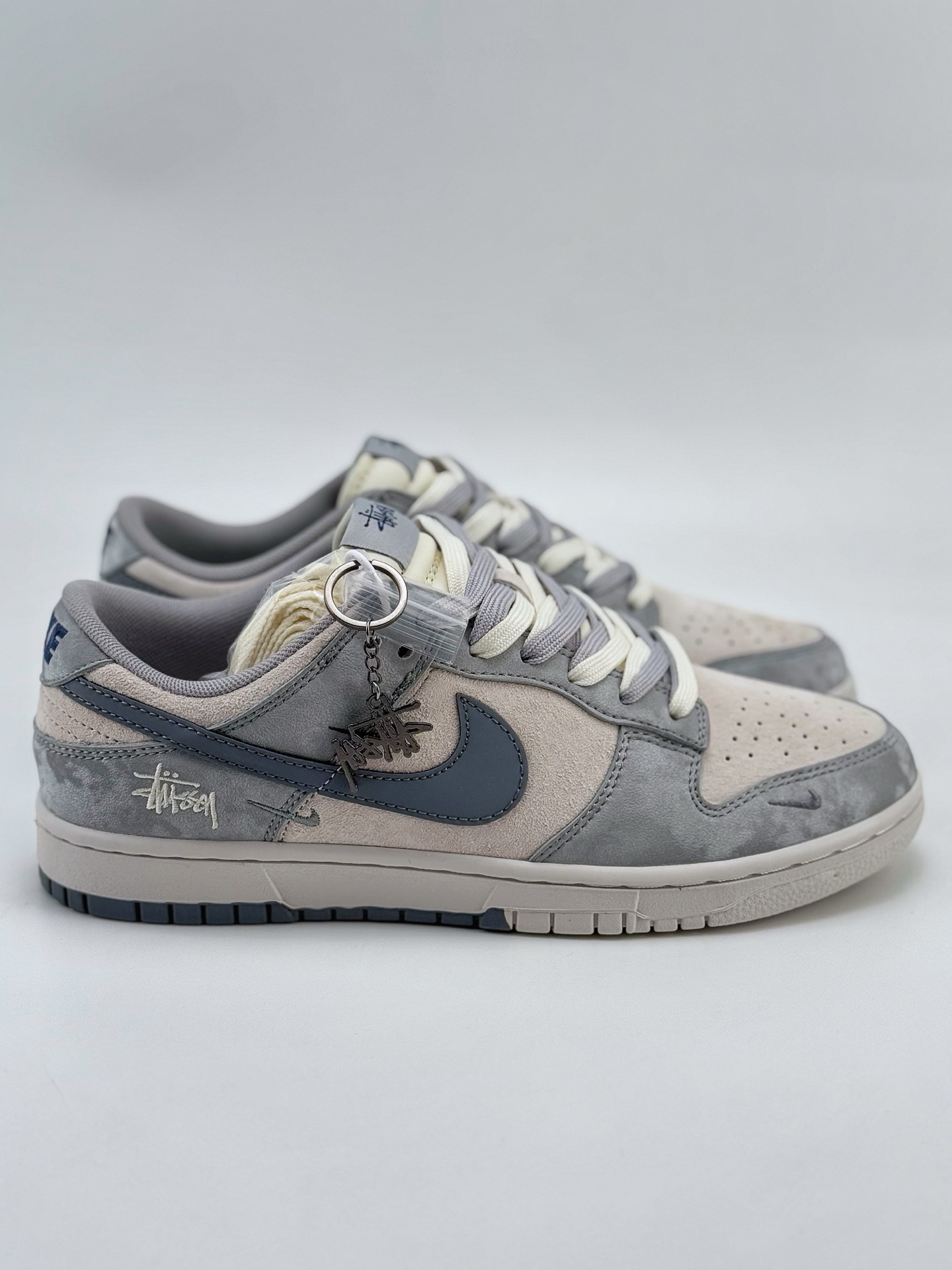 Nike SB Dunk Low x Stussy 白灰蓝三小钩双鞋带  DM6868-037