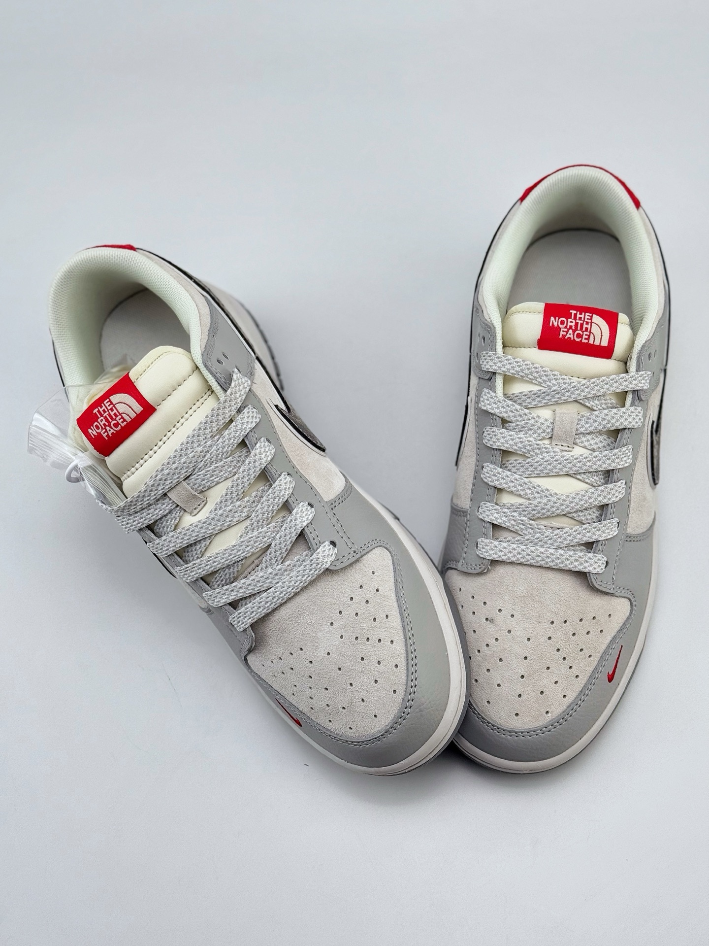 Nike SB Dunk Low x The North Face 蛇年限定 灰黑红三小钩满天星  DM6868-038