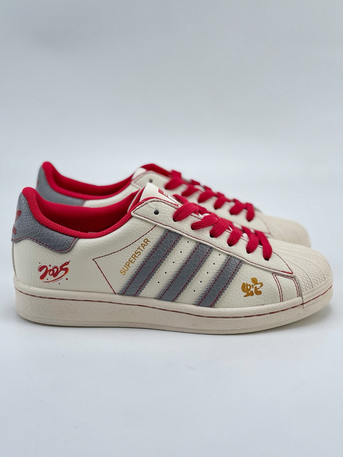 AD Originals Superstar 蛇年限定 白灰红 BZ2519