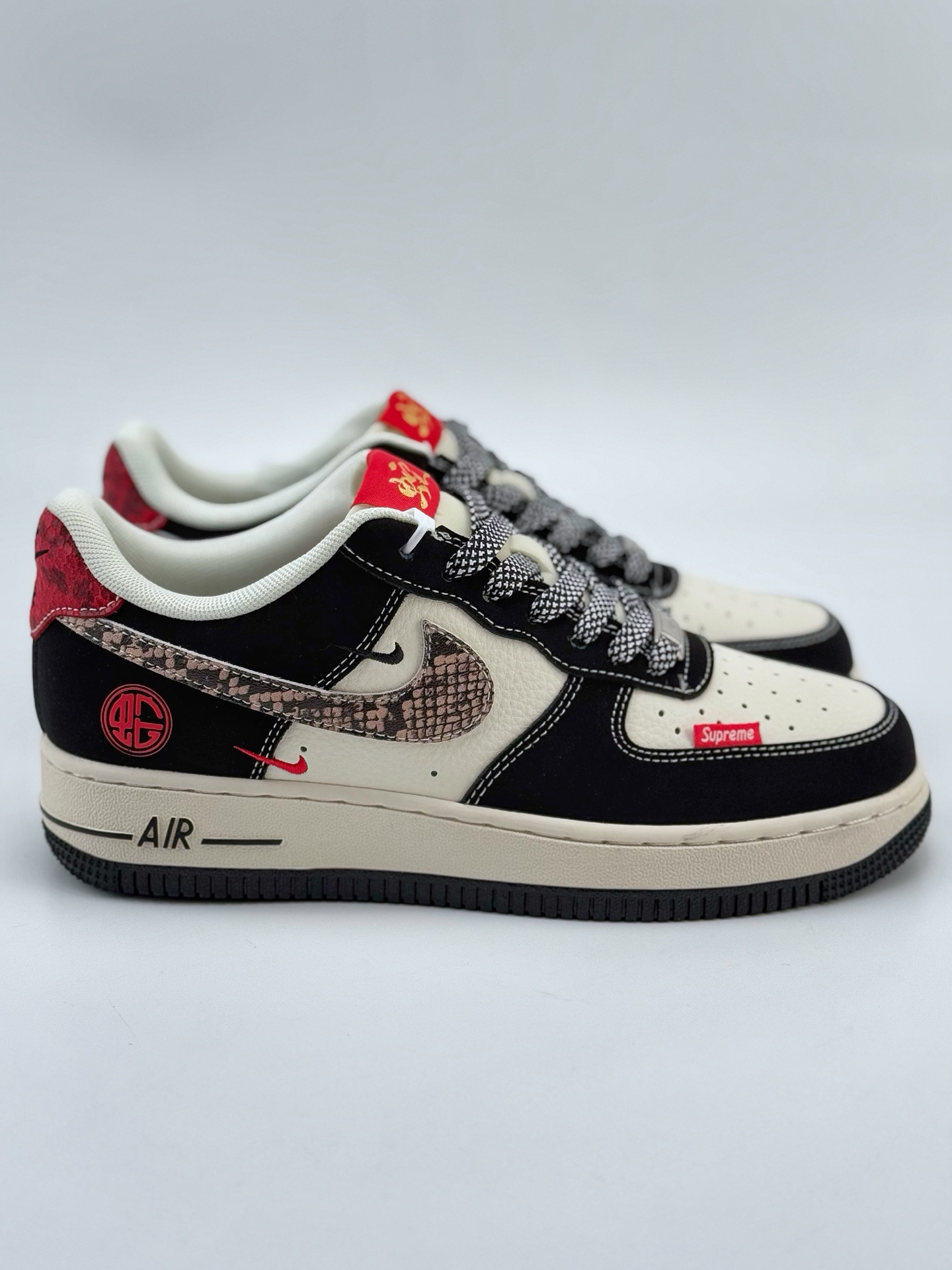 Nike Air Force 1 Low 07 x Supreme 蛇年限定 白黑小钩满天星  HD2258-622