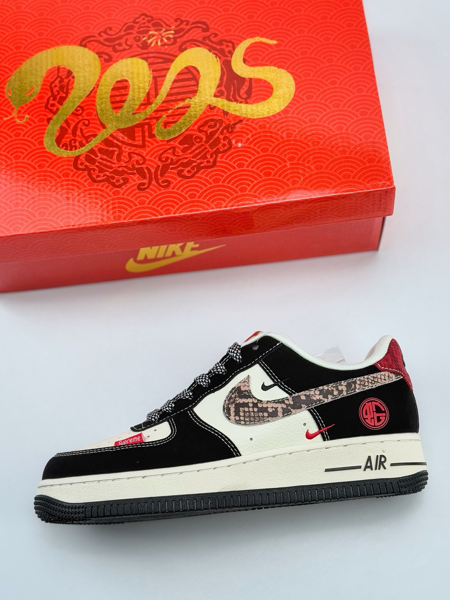 Nike Air Force 1 Low 07 x Supreme 蛇年限定 白黑小钩满天星  HD2258-622