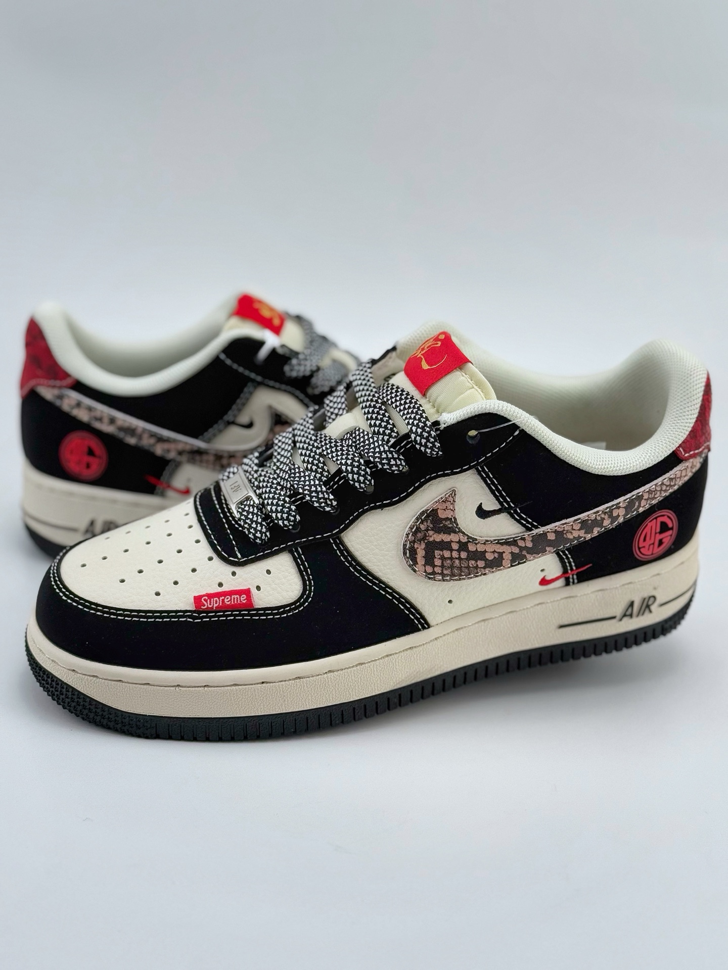 Nike Air Force 1 Low 07 x Supreme 蛇年限定 白黑小钩满天星  HD2258-622