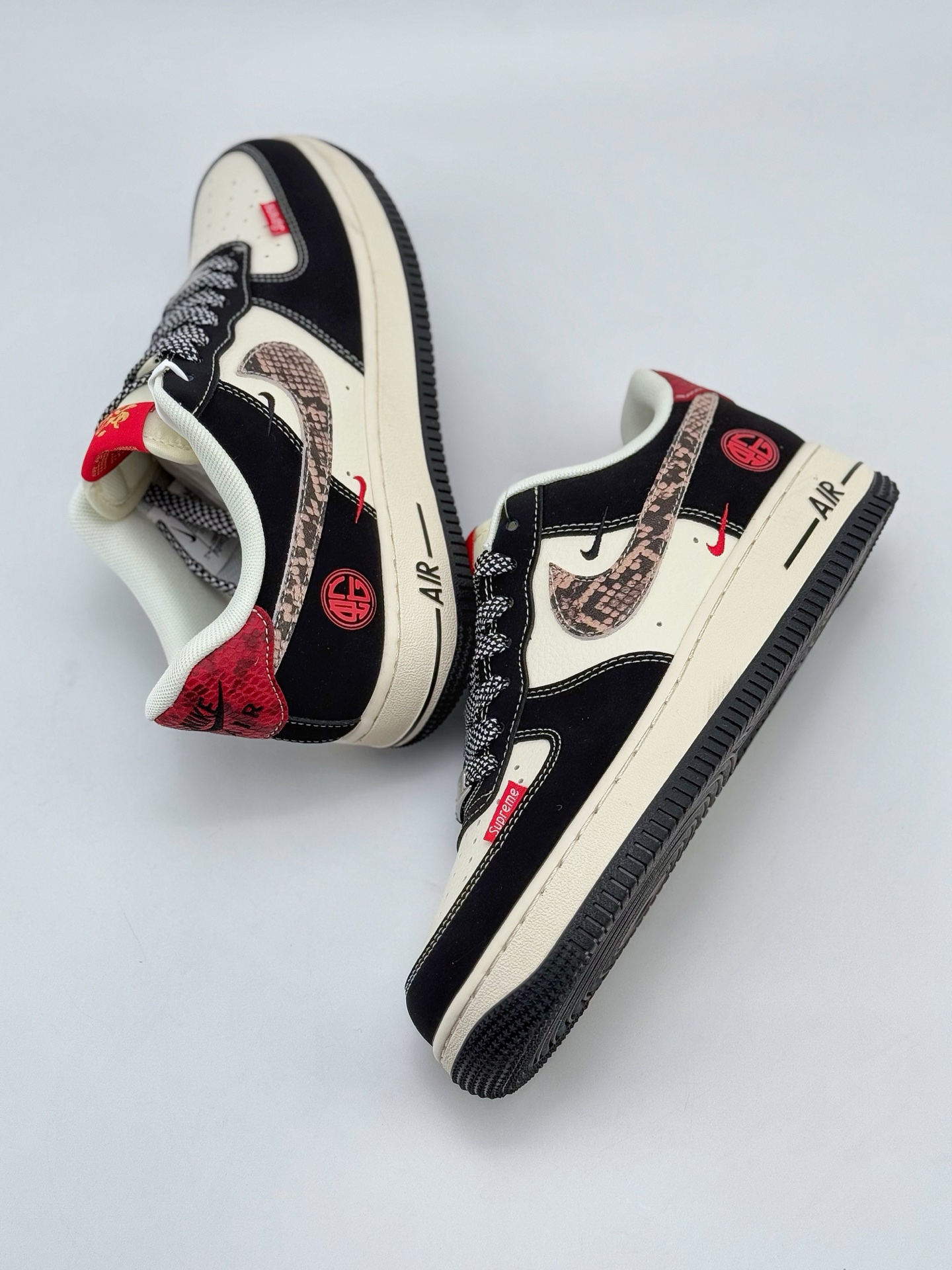 Nike Air Force 1 Low 07 x Supreme 蛇年限定 白黑小钩满天星  HD2258-622