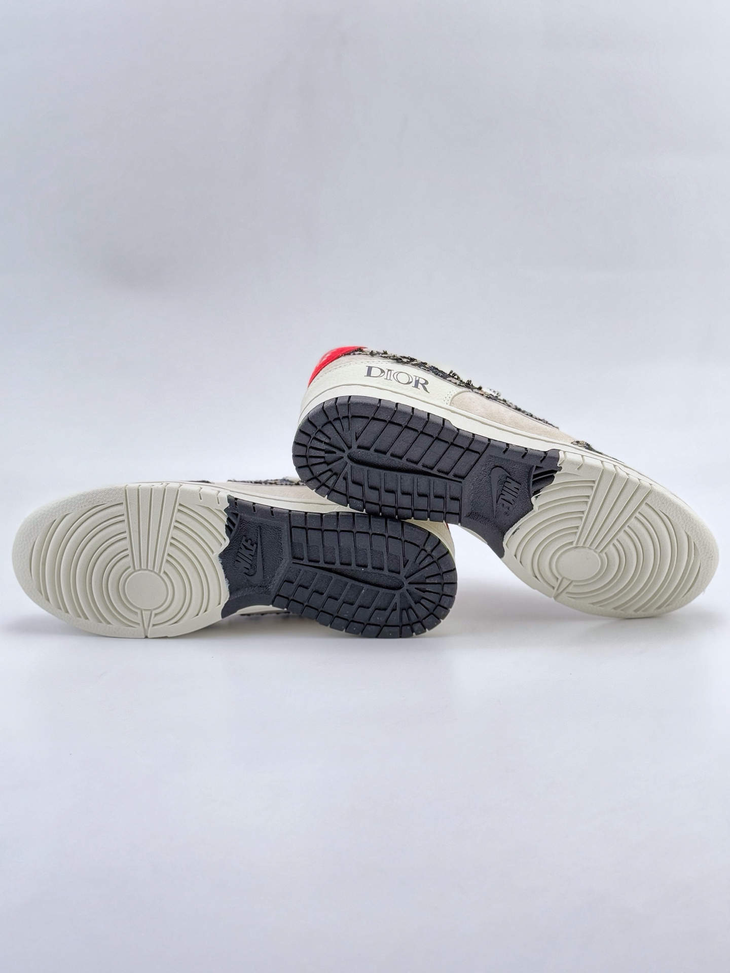 Nike SB Dunk Low x DIOR 白灰帆布双小钩满天星  DJ2024-131