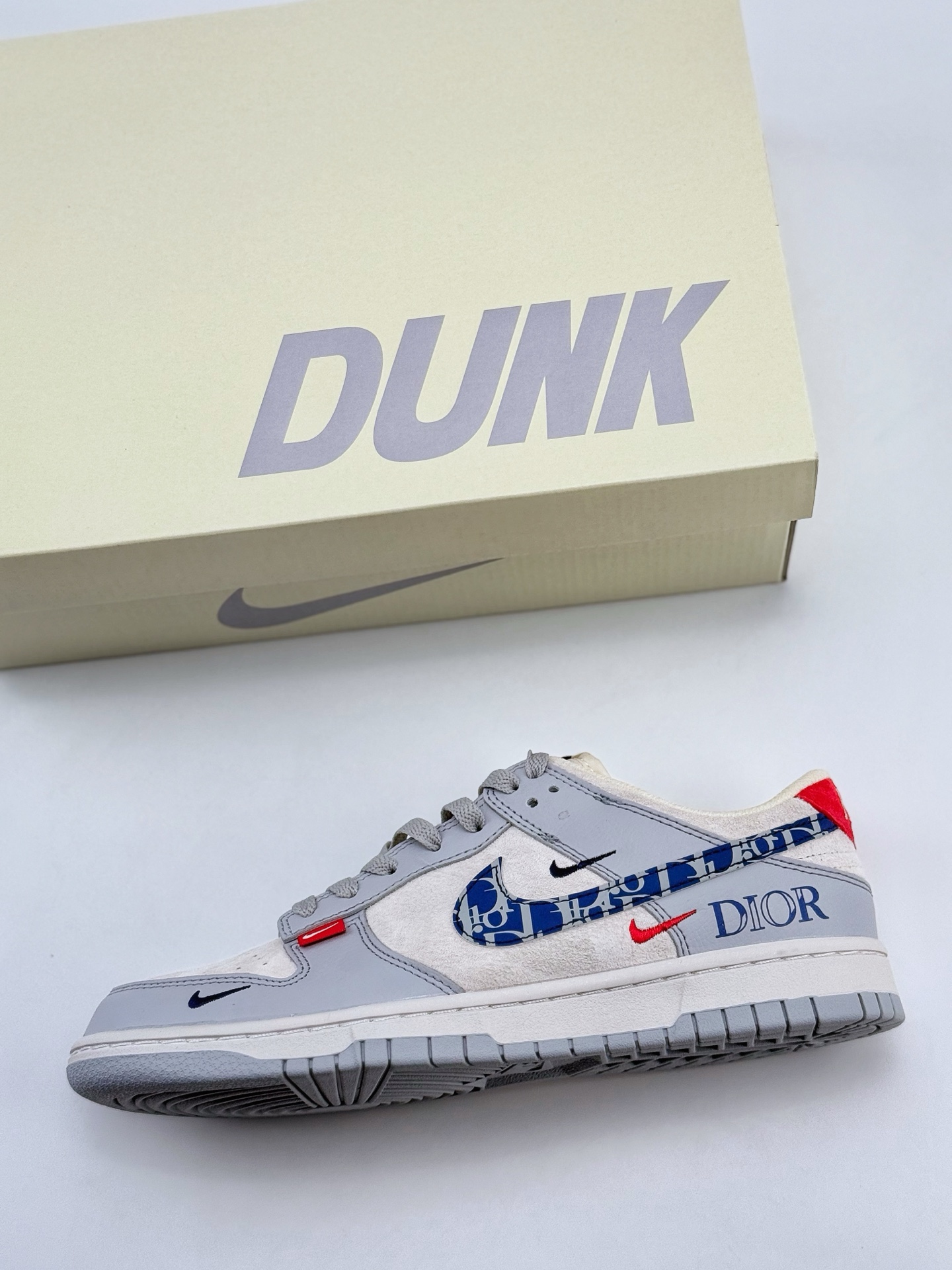 Nike SB Dunk Low x DIOR 灰蓝三小钩  DJ2024-126