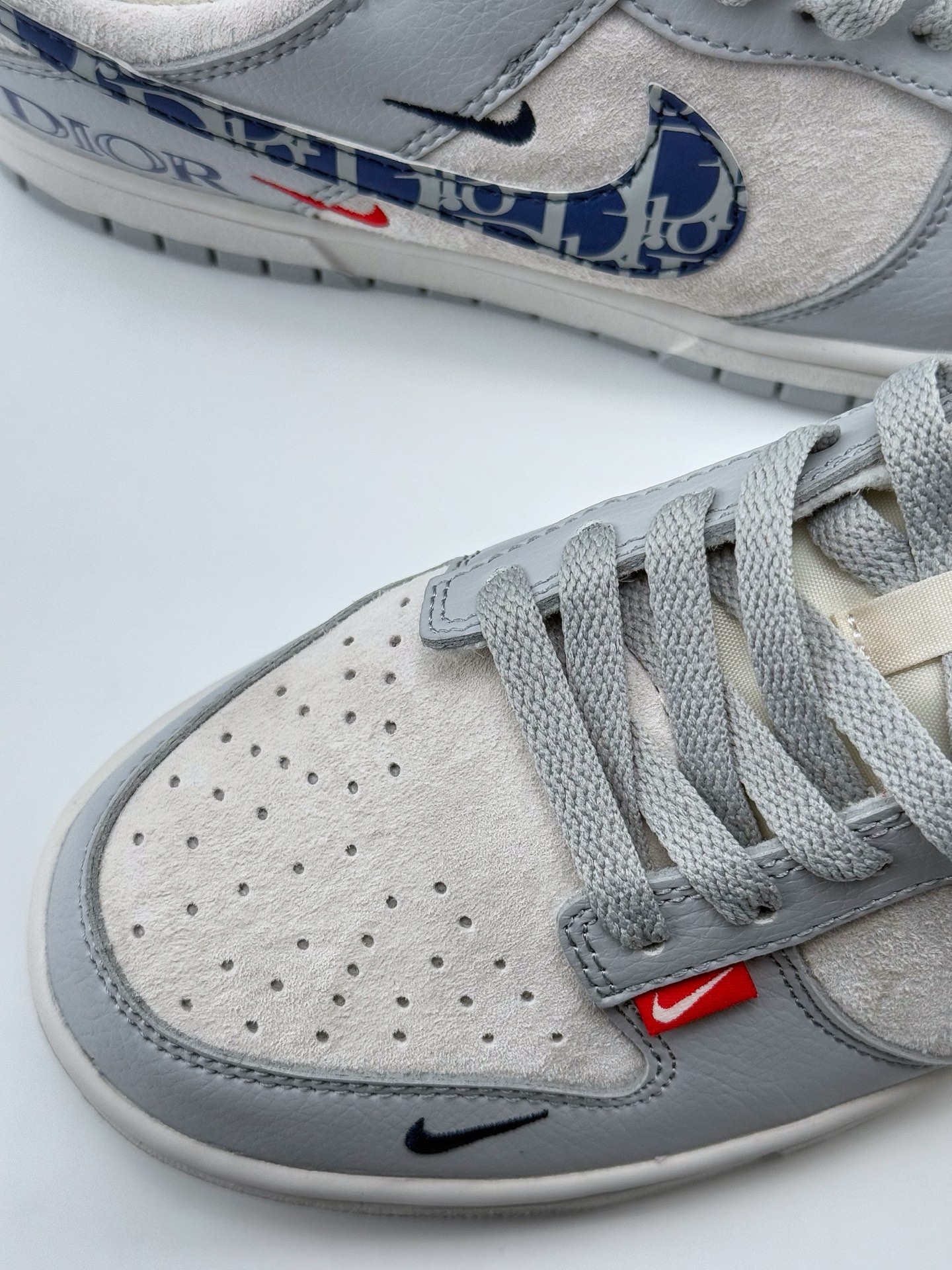 Nike SB Dunk Low x DIOR 灰蓝三小钩  DJ2024-126