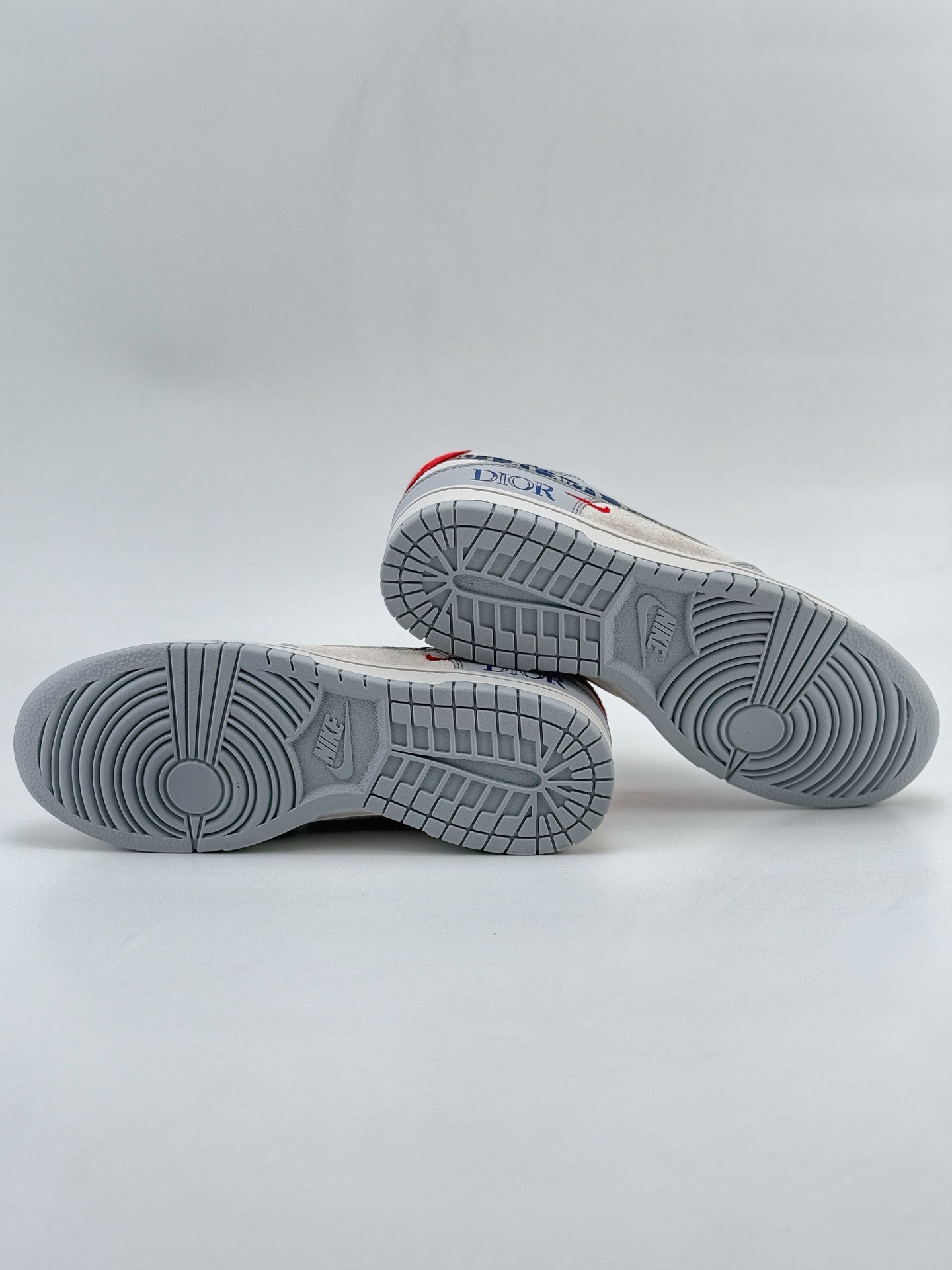 Nike SB Dunk Low x DIOR 灰蓝三小钩  DJ2024-126