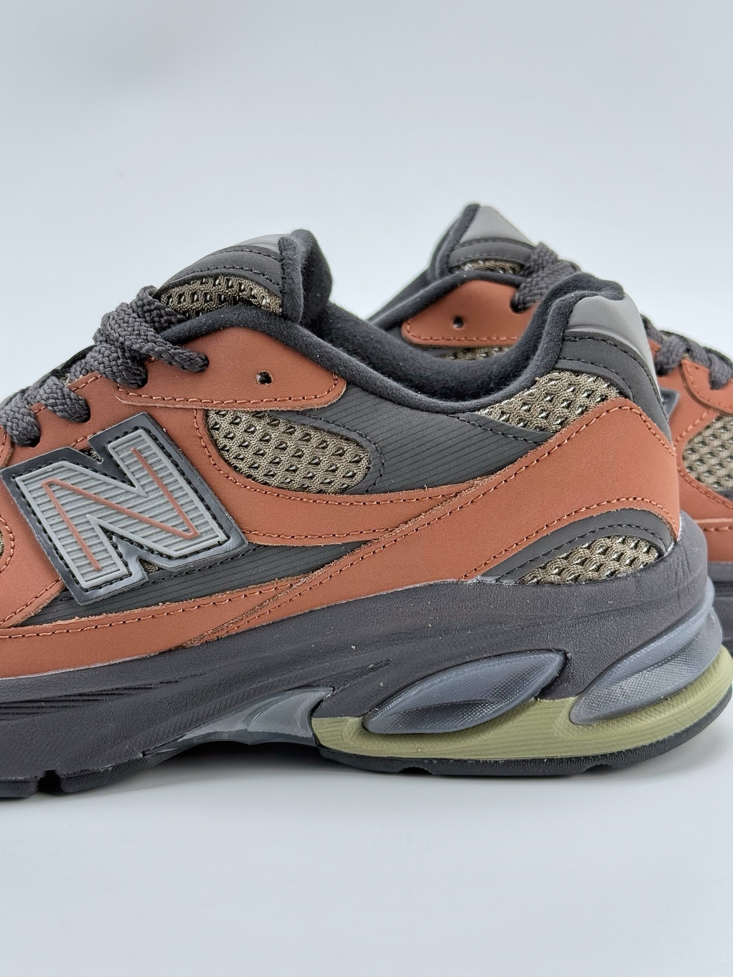 New Balance NB2010系列 新百伦经典复古休闲运动板鞋  U2010NB2