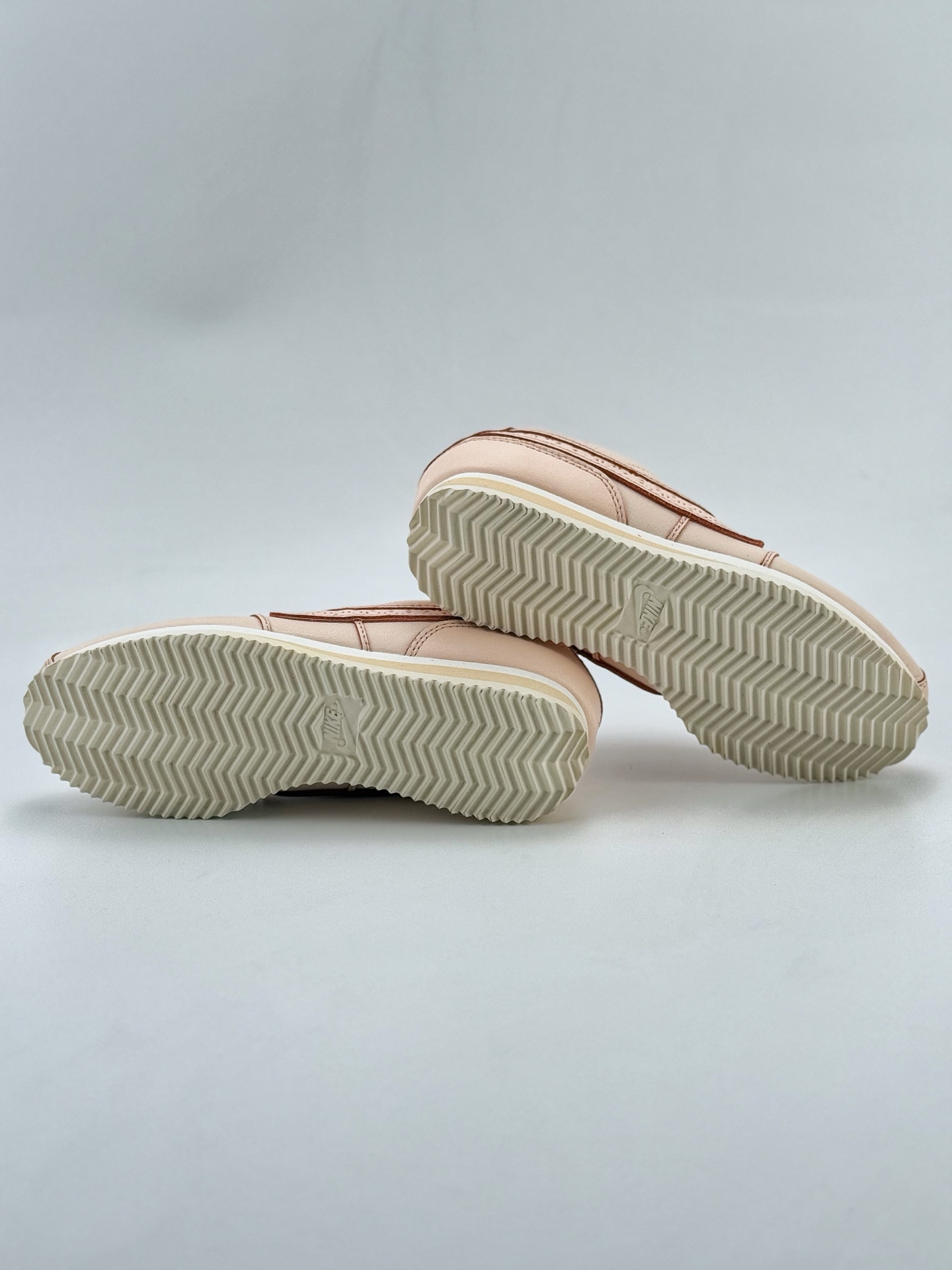 Nike Classic Cortez PRM 粉 经典阿甘 经典版型 FN7665-838