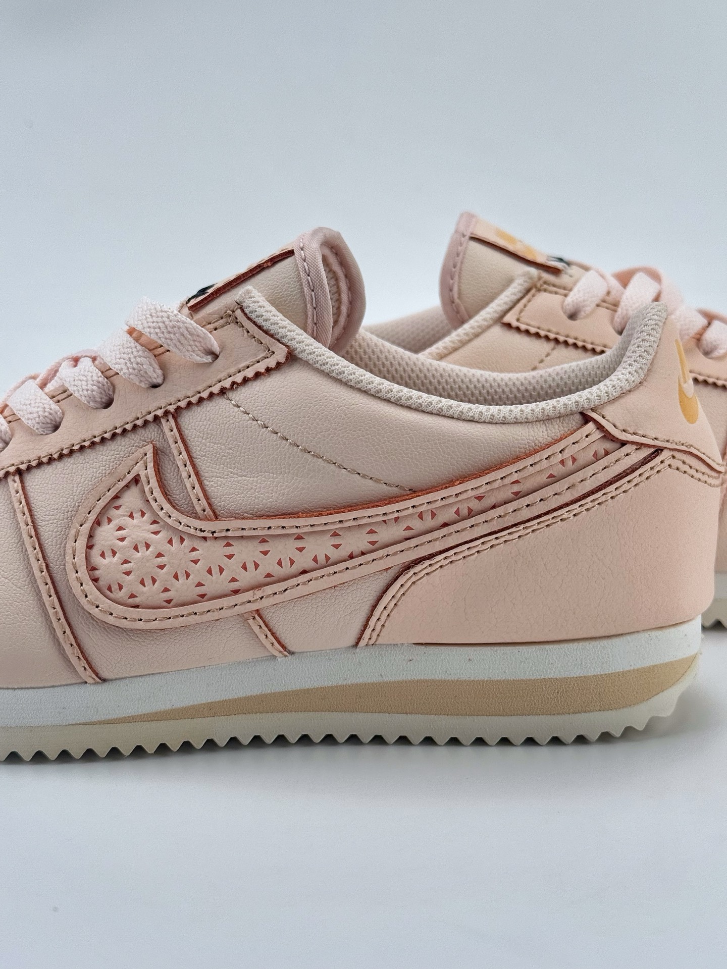 Nike Classic Cortez PRM 粉 经典阿甘 经典版型 FN7665-838