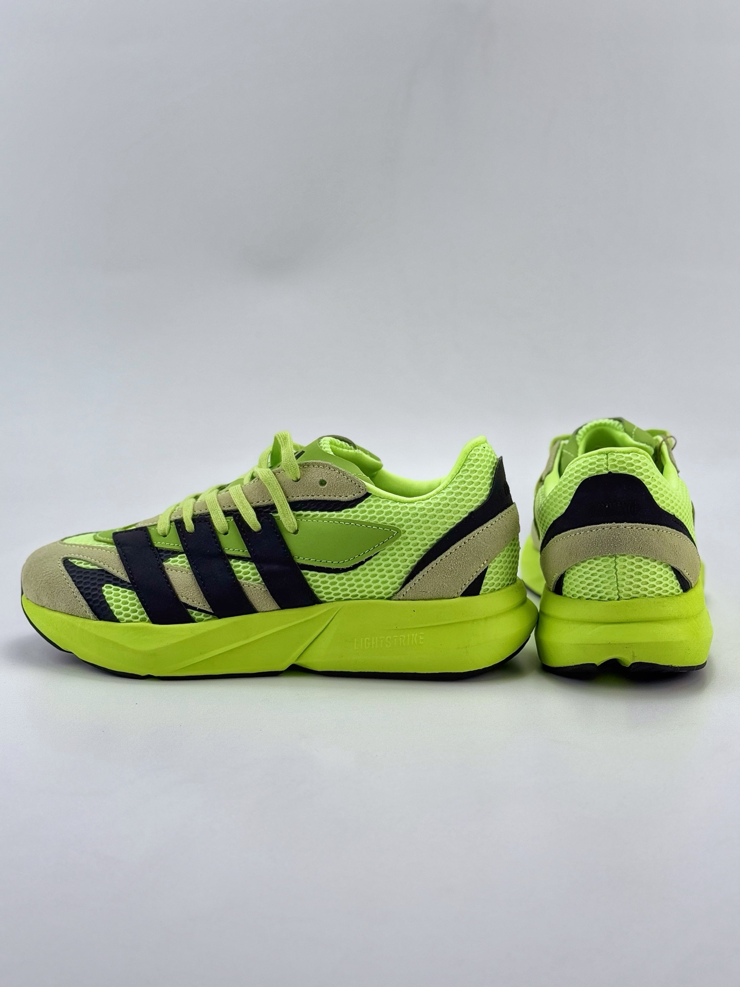 Ad LIGHTBLAZE 绿黑 耐磨减震专业跑步鞋 JP7308