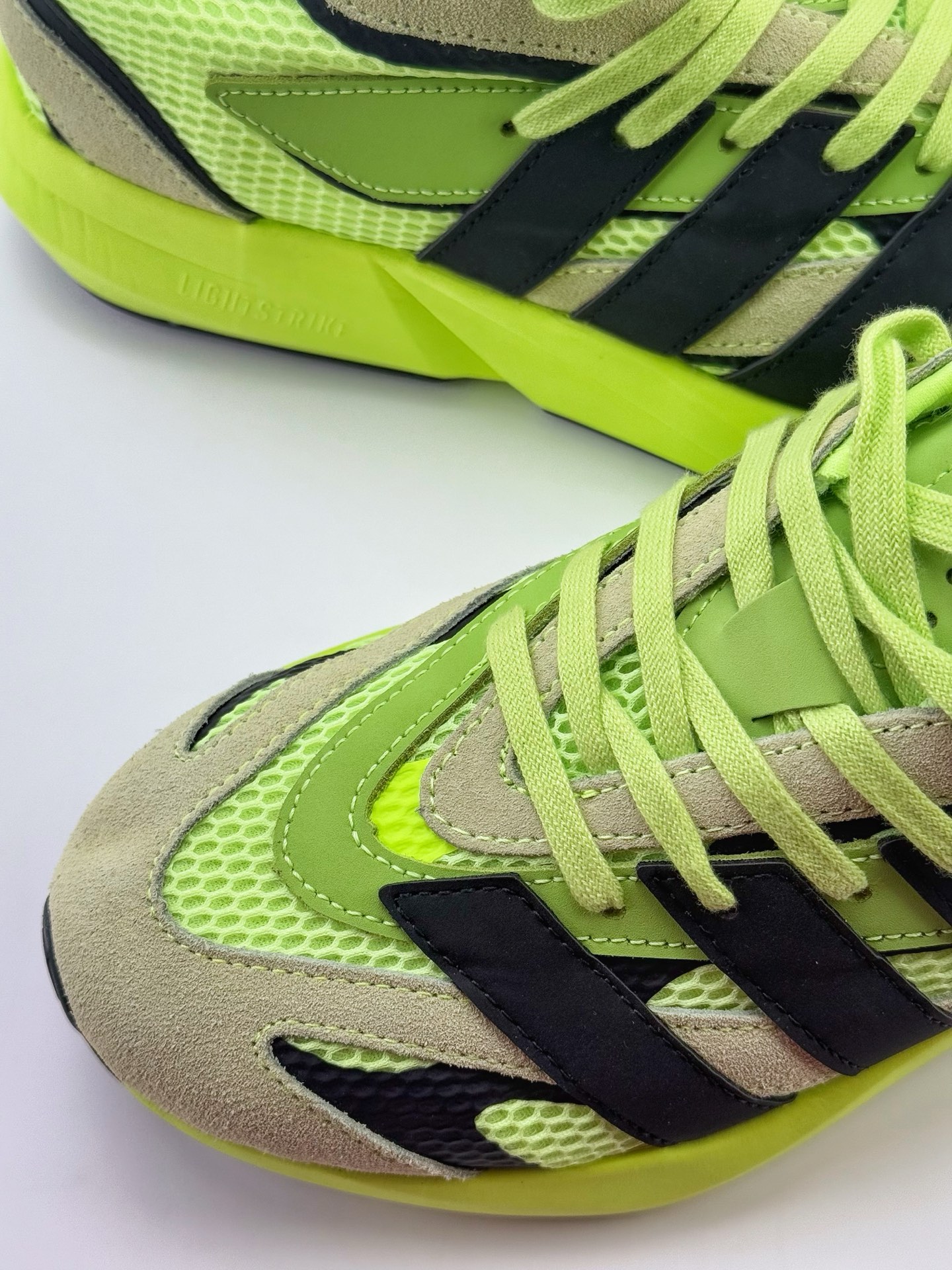 Ad LIGHTBLAZE 绿黑 耐磨减震专业跑步鞋 JP7308
