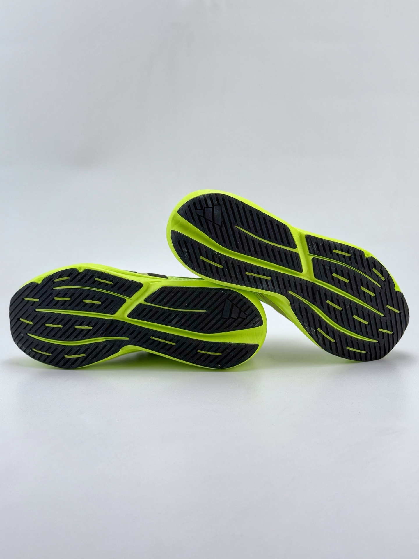 Ad LIGHTBLAZE 绿黑 耐磨减震专业跑步鞋 JP7308