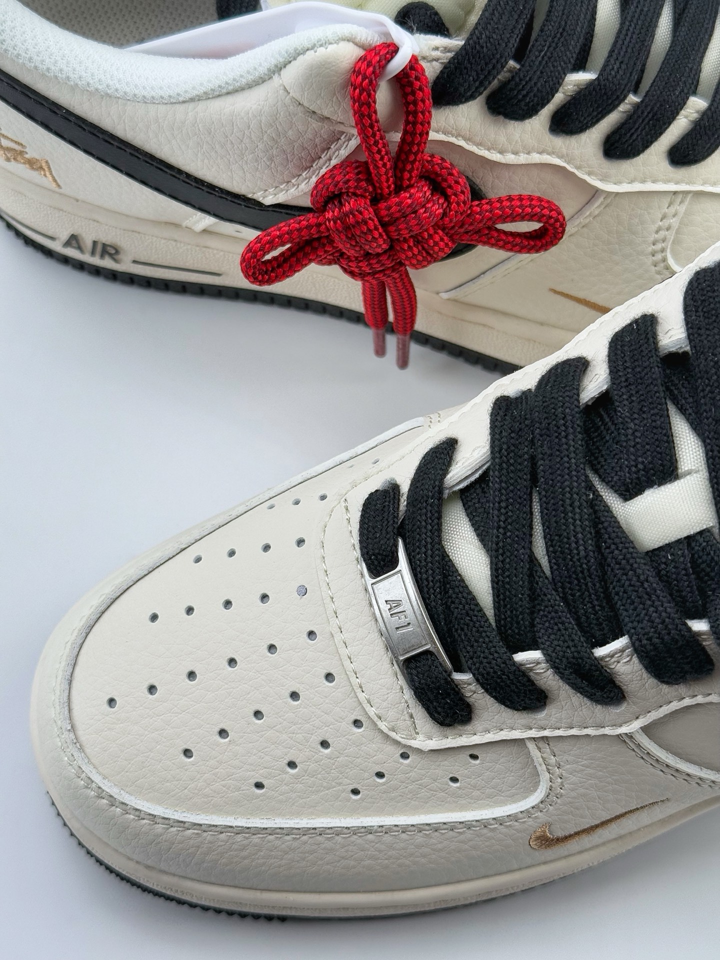 Nike Air Force 1 Low 07 x Stussy 白黑金小钩 XZ6188-720