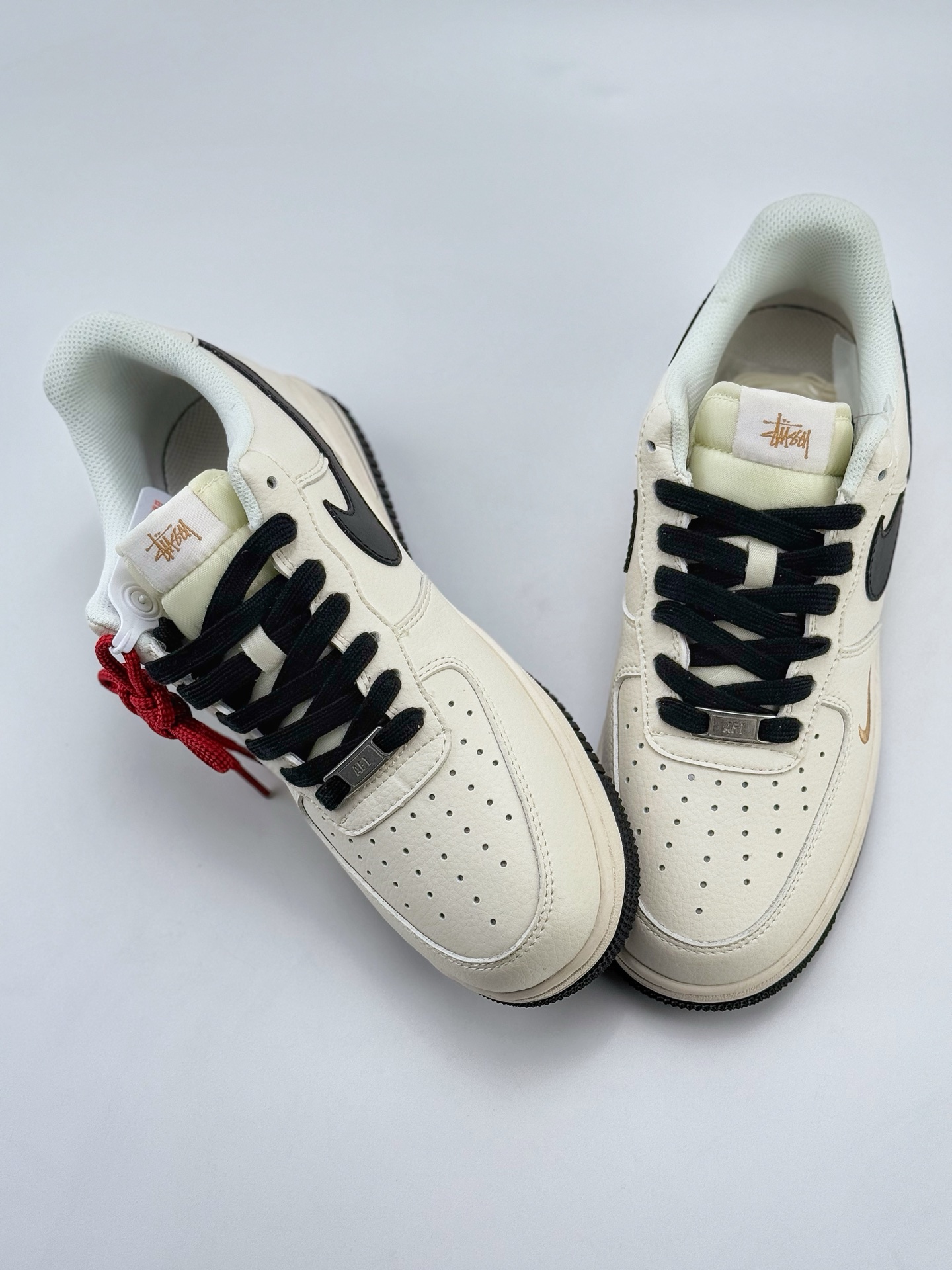 Nike Air Force 1 Low 07 x Stussy 白黑金小钩 XZ6188-720