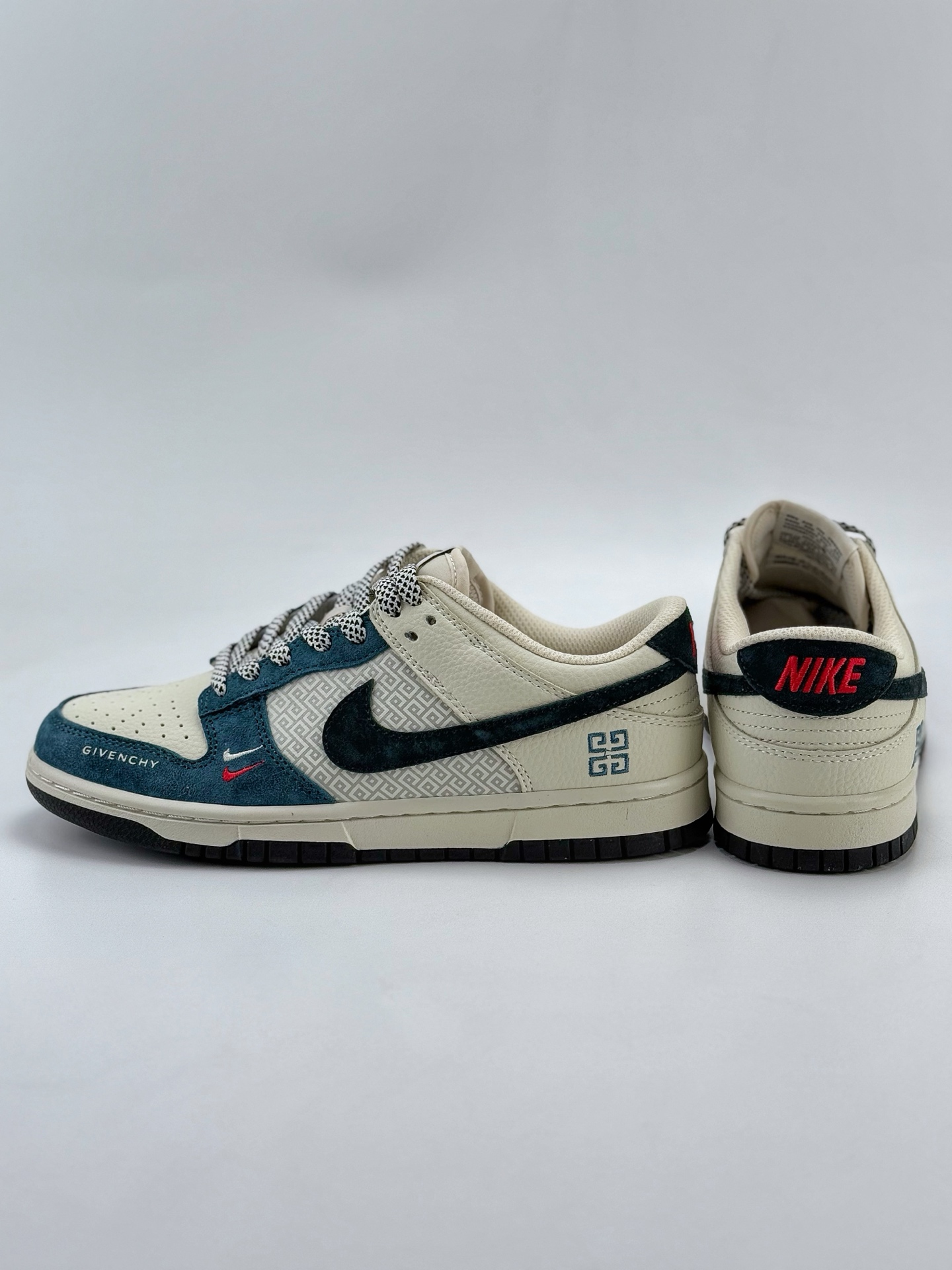 Nike SB Dunk Low x GIVENCHY 白蓝黑双小钩满天星  DJ2024-123