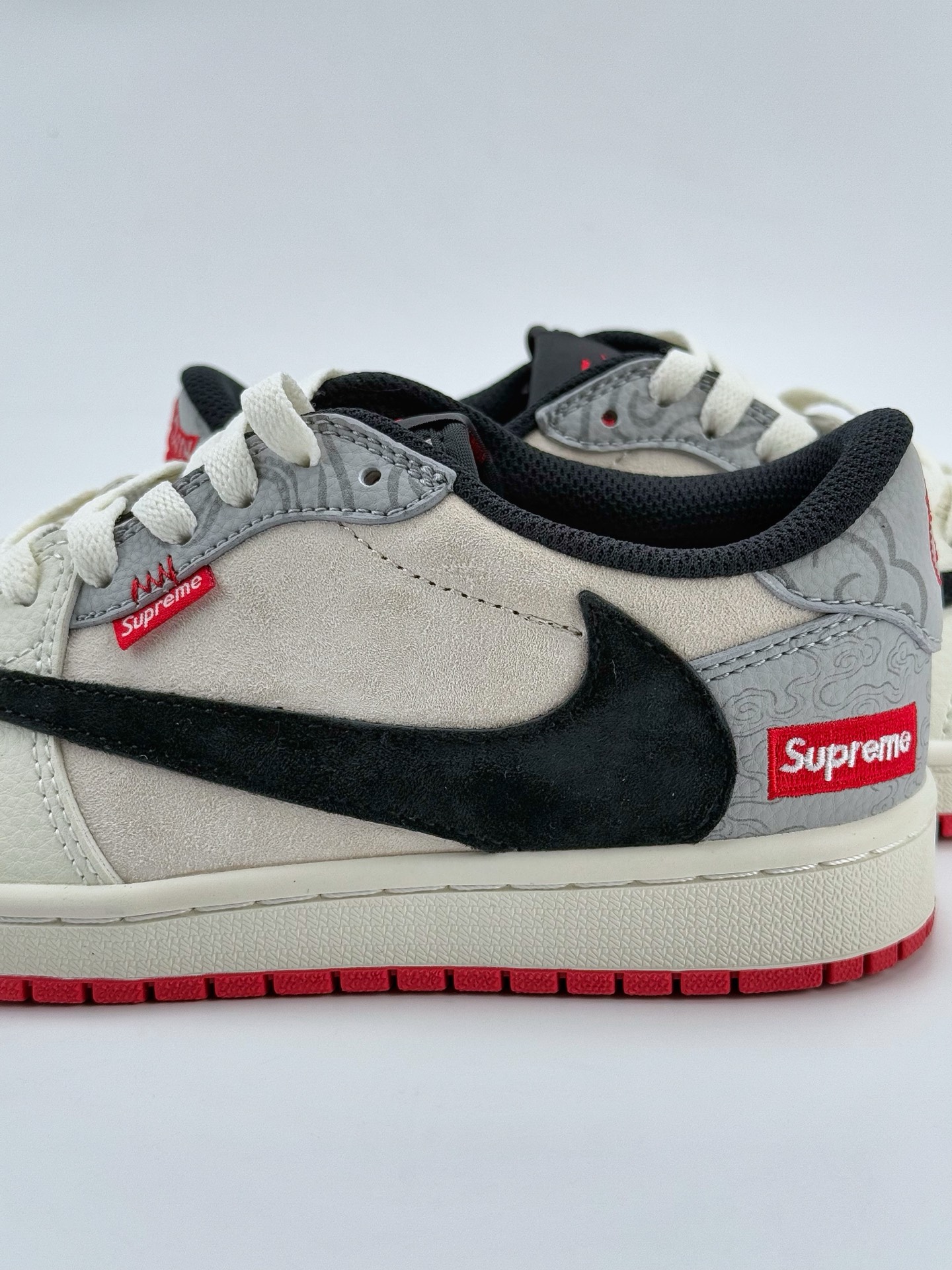 Travis Scott x Nike Air Jordan 1 Low x Supreme Air Jordan 1 Low 反转米灰黑翻毛倒钩  DM7866-078