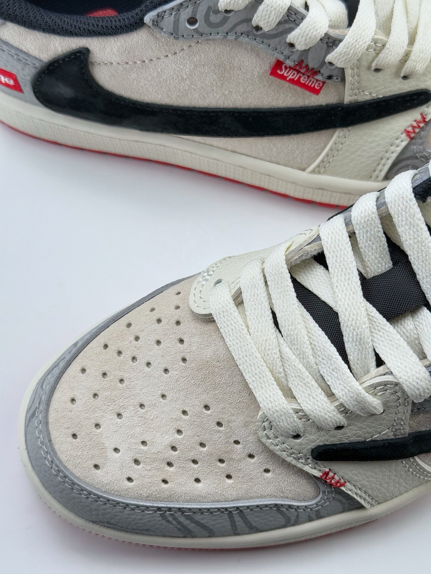 Travis Scott x Nike Air Jordan 1 Low x Supreme Air Jordan 1 Low 反转米灰黑翻毛倒钩  DM7866-078