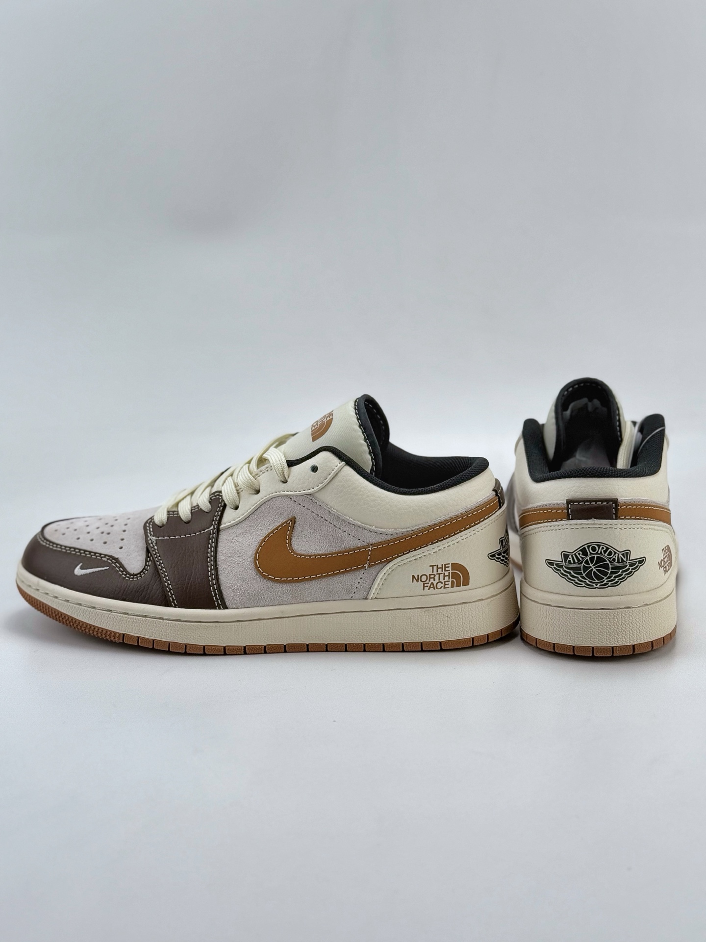 Air Jordan 1 Retro Low x The North Face 白黄咖小钩 XX2421-024