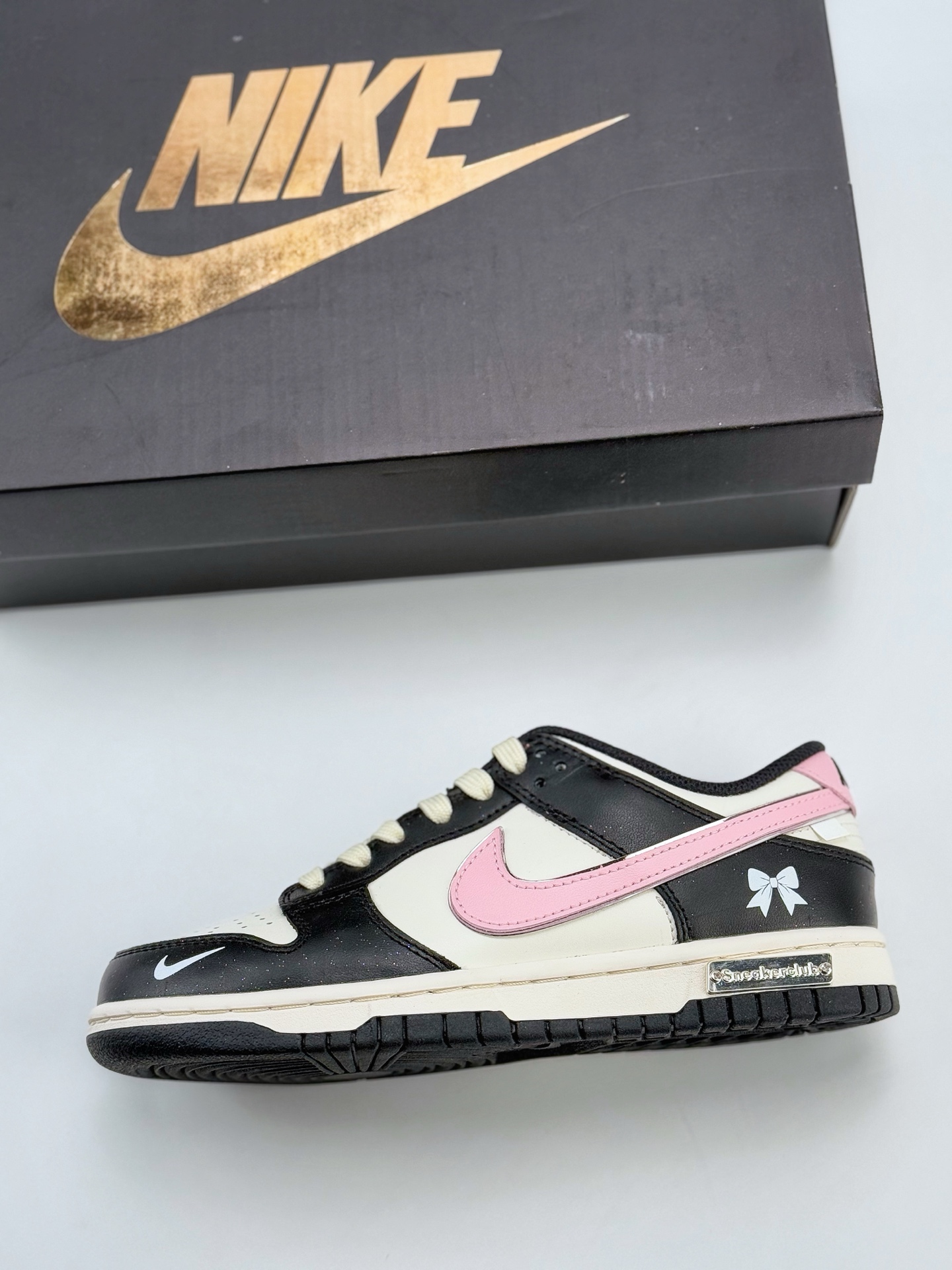 Nike SB Dunk Low 星辰蝶梦 黑白粉  BP1220-009