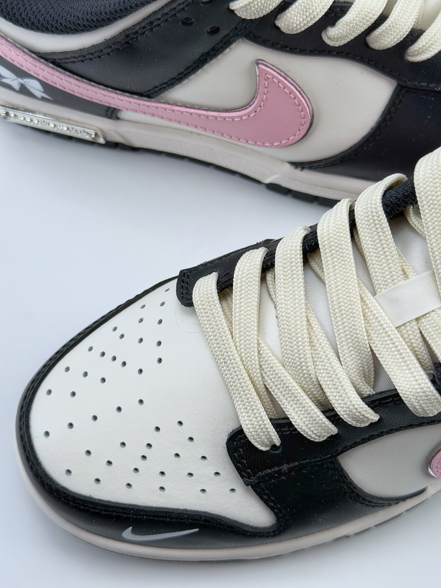 Nike SB Dunk Low 星辰蝶梦 黑白粉  BP1220-009