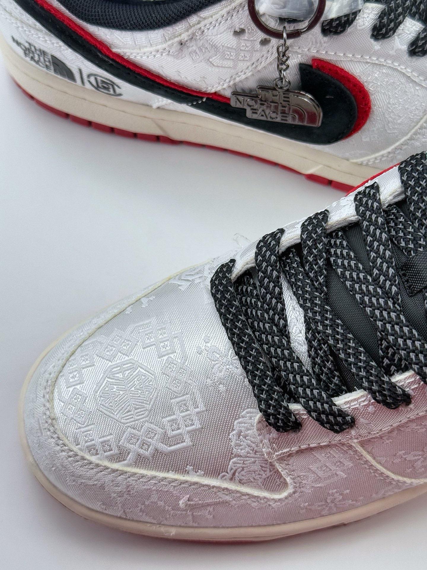 Nike SB Dunk Low x The North Face 丝绸黑红双钩满天星  DM6868-041
