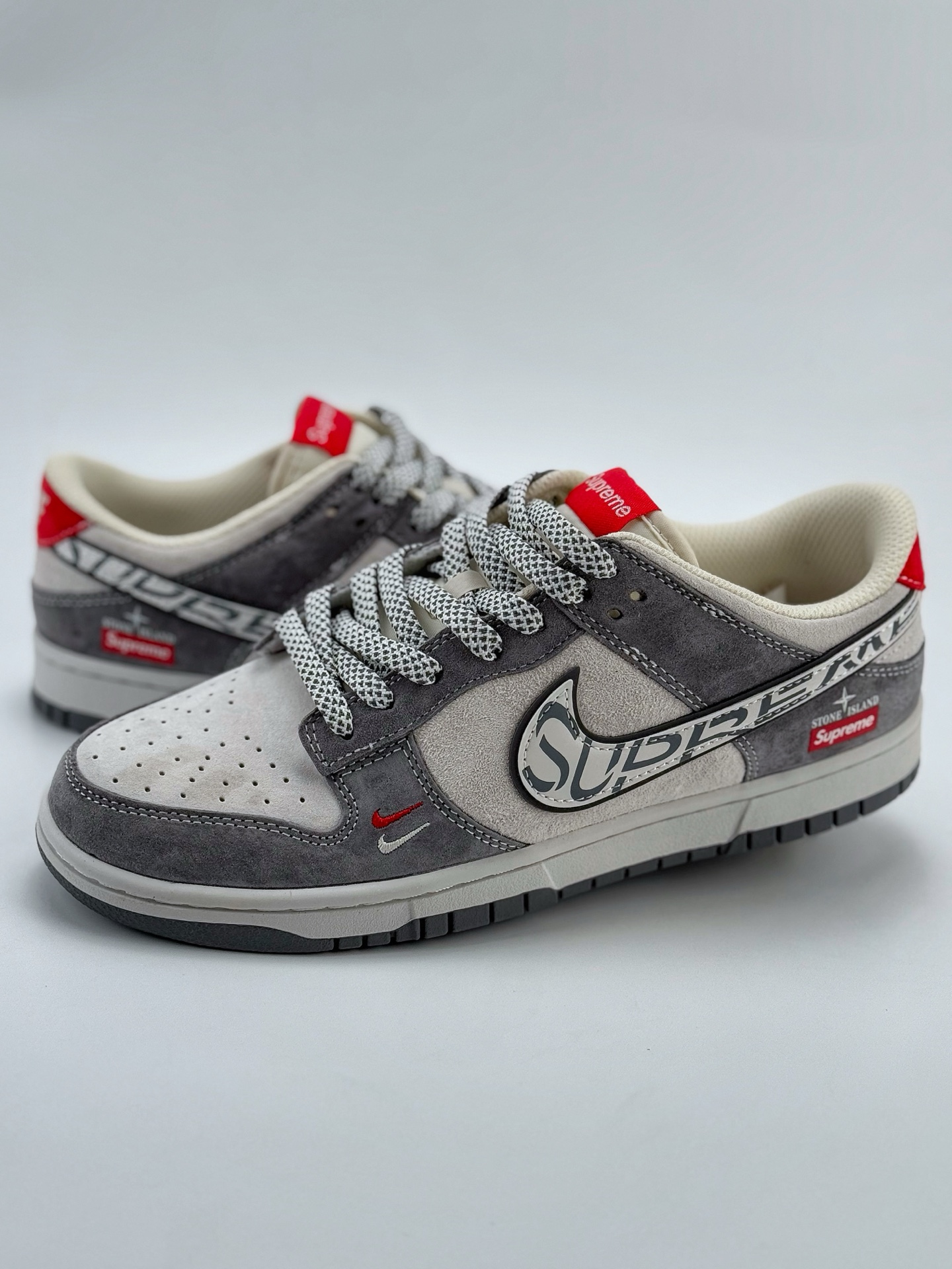 Nike SB Dunk Low x Stone Island x Supreme 灰红双小钩满天星 DJ2024-125