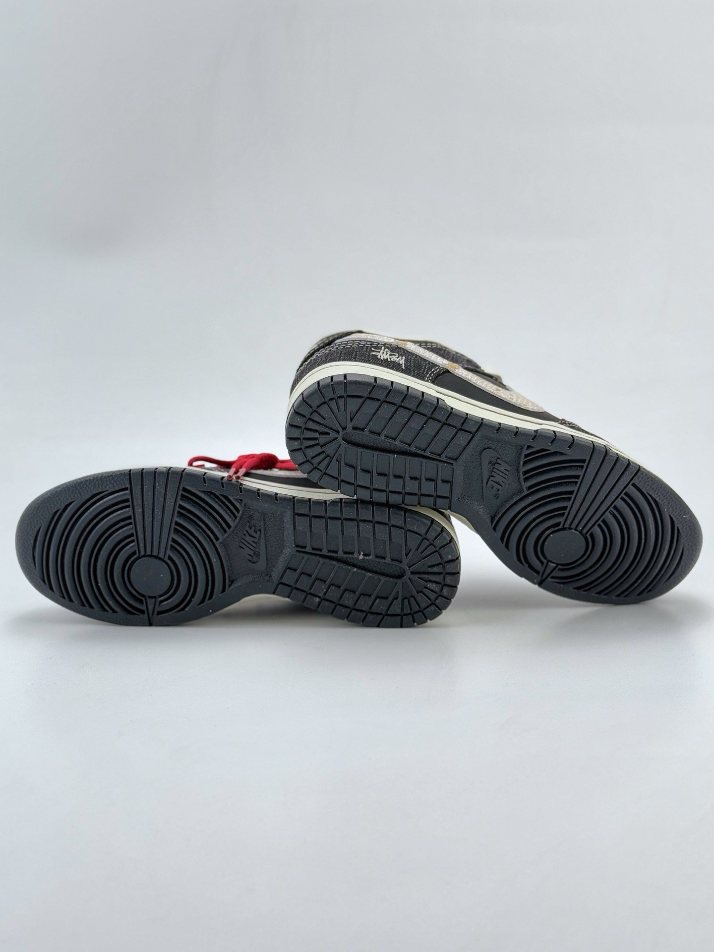 Nike SB Dunk Low x Stussy 蛇年限定 黑白小钩  CH8311-282