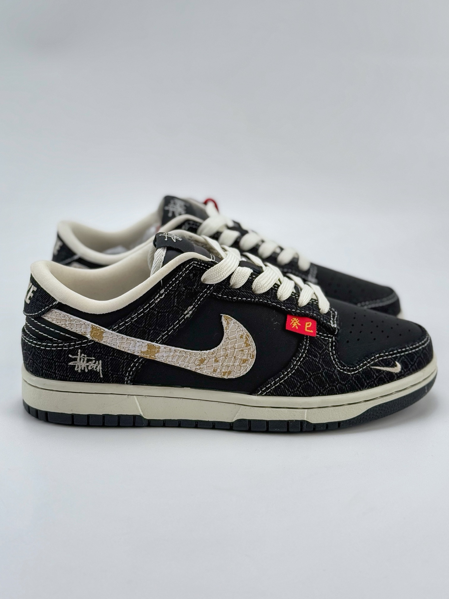 Nike SB Dunk Low x Stussy 蛇年限定 黑白小钩  CH8311-282