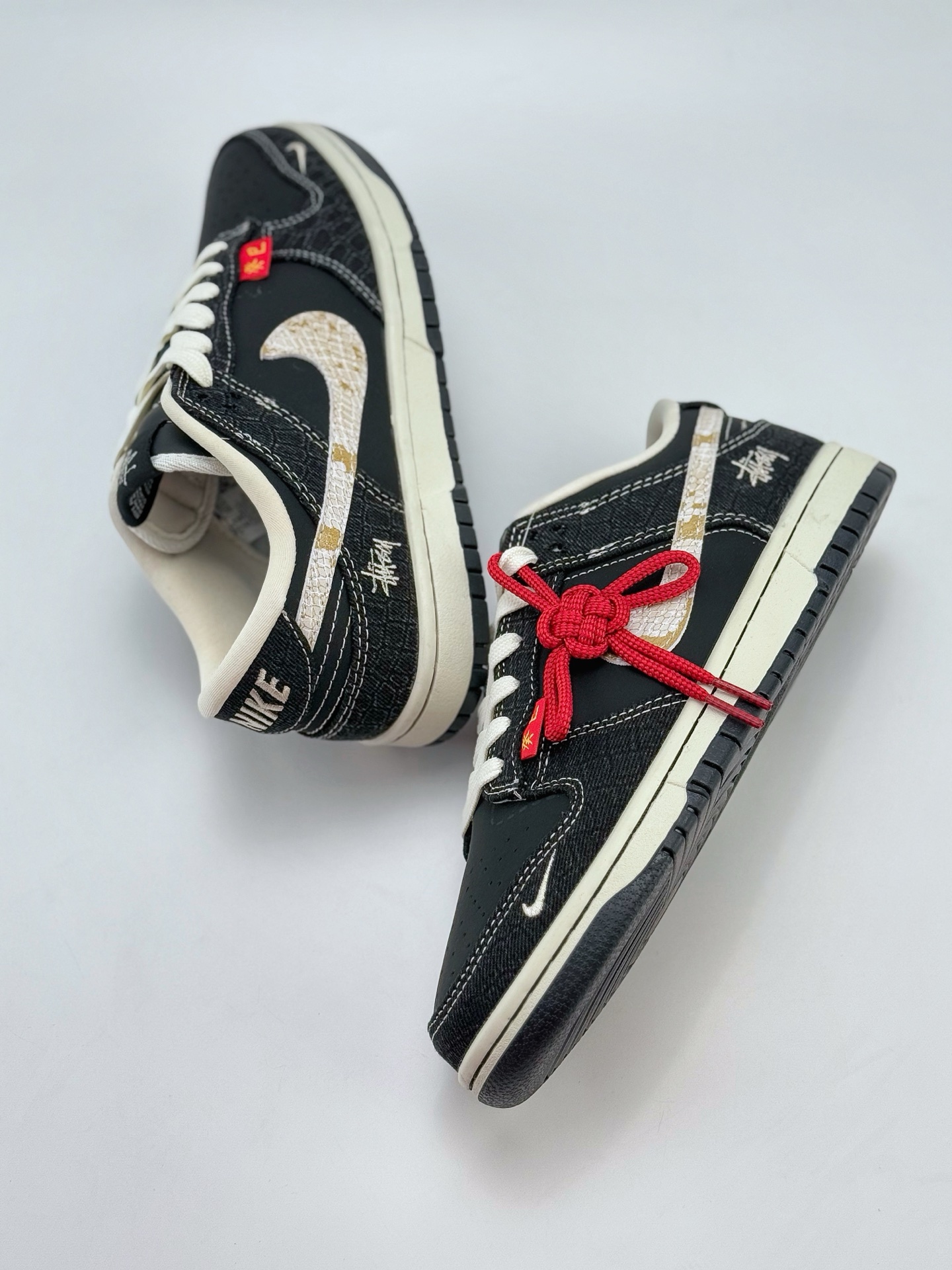 Nike SB Dunk Low x Stussy 蛇年限定 黑白小钩  CH8311-282