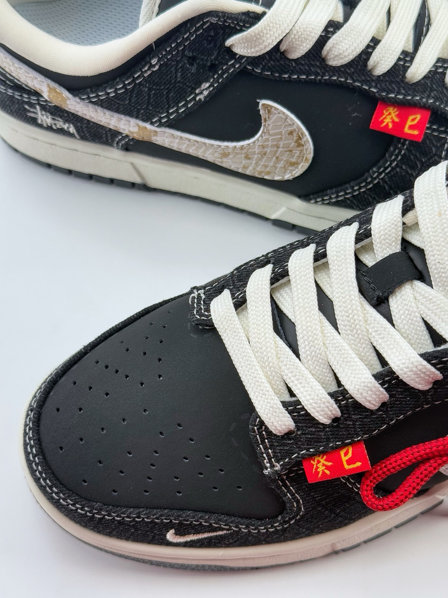 Nike SB Dunk Low x Stussy 蛇年限定 黑白小钩  CH8311-282