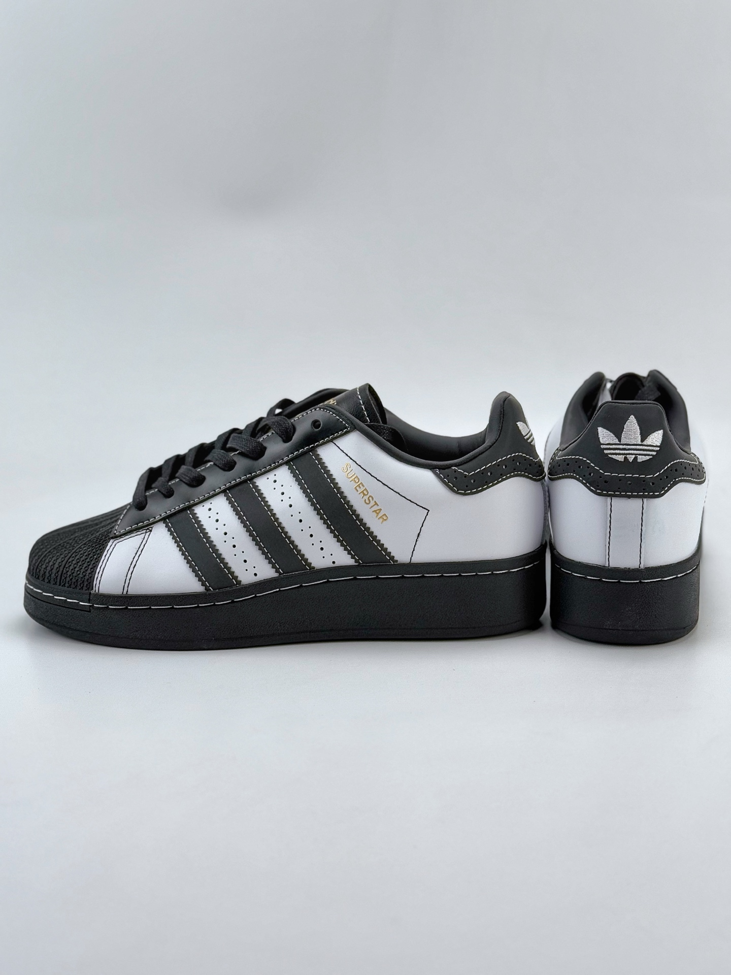 AD Originals Superstar XLG 贝壳头 黑白  IE8409