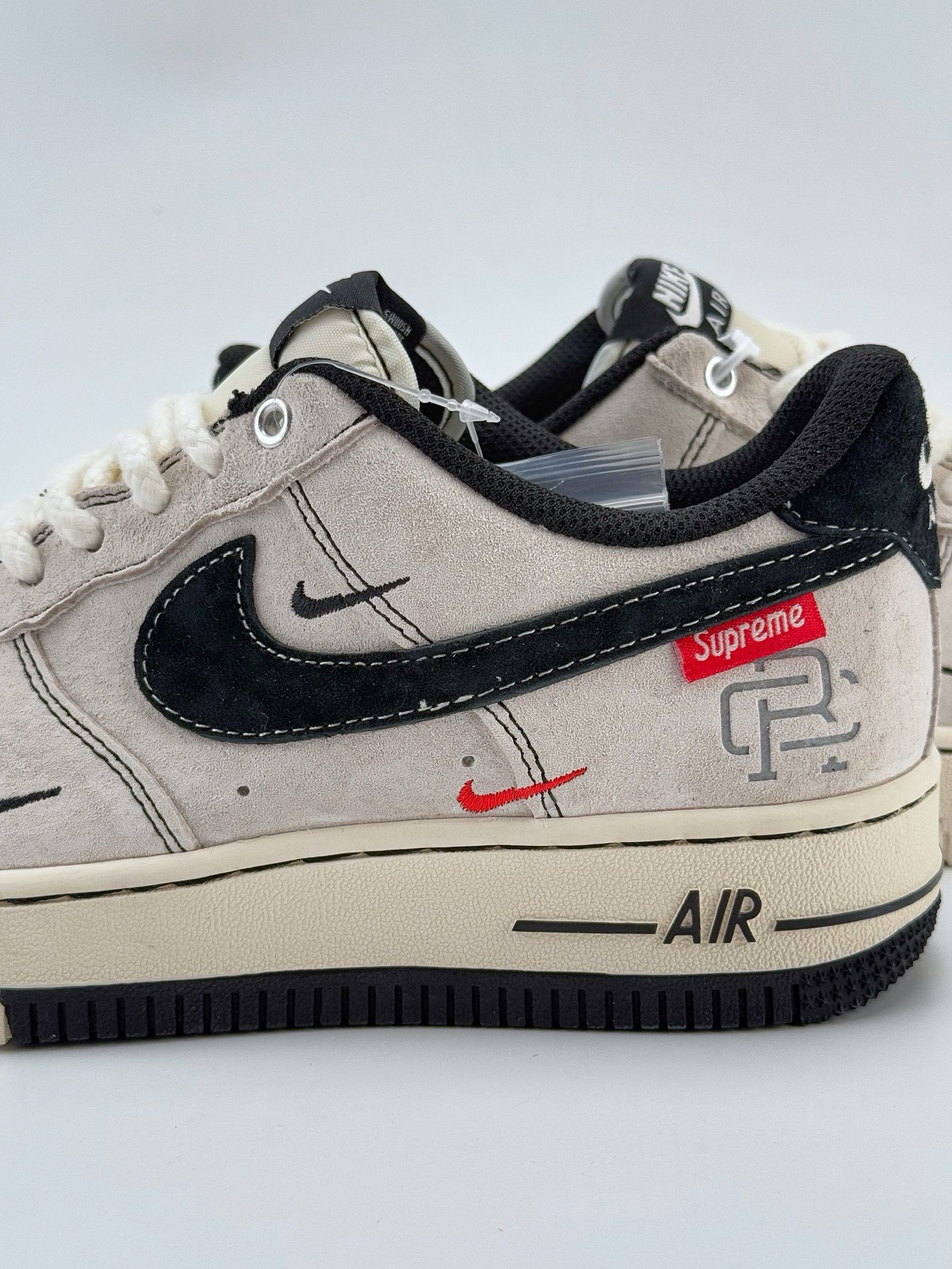 Nike Air Force 1 Low 07 x Reigning Champ x Supreme 灰黑三小钩 SJ6698-021
