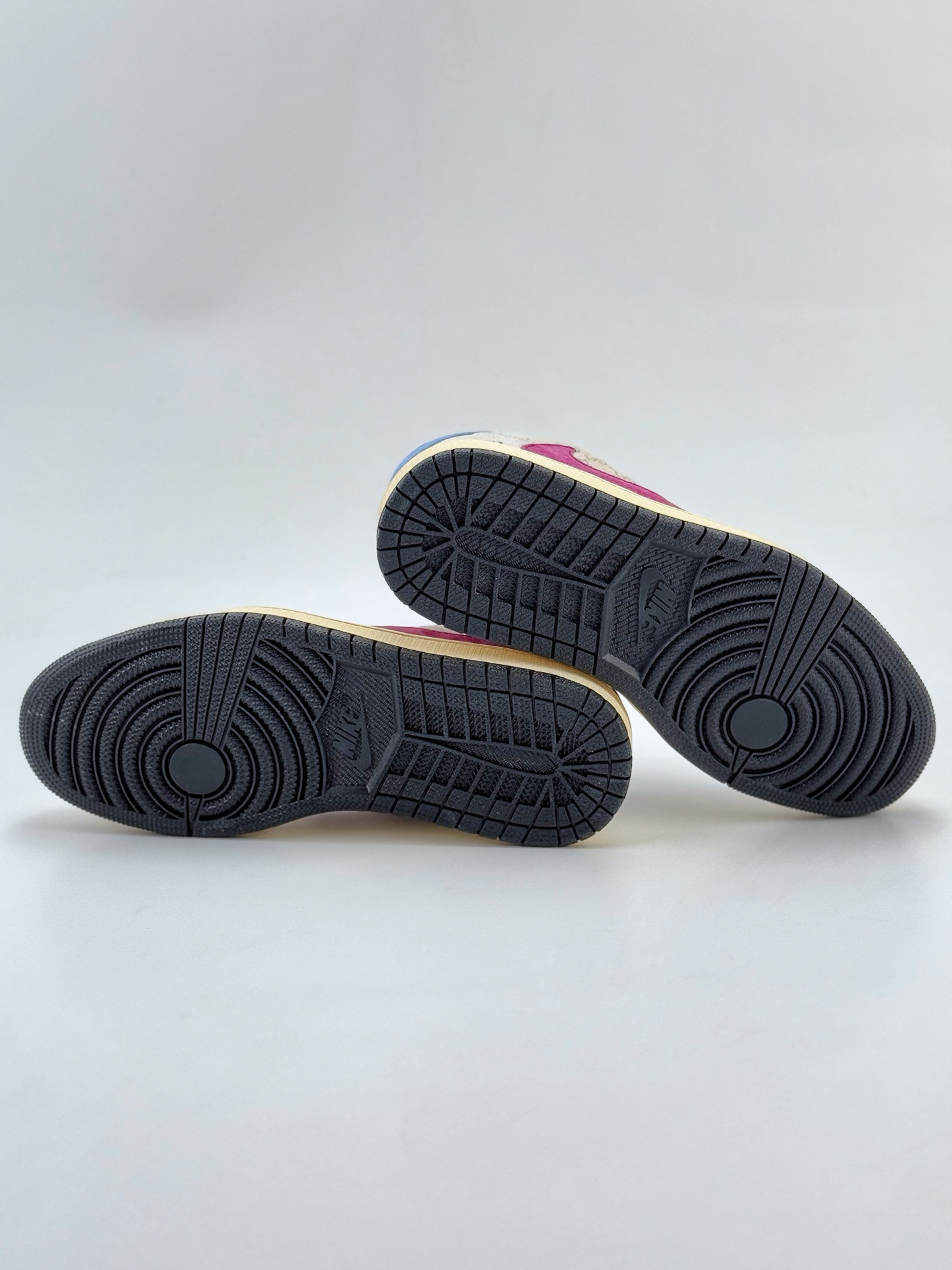 Travis Scott x Nike Air Jordan 1 Low x GUCCI Air Jordan 1 Low 反转灰紫蓝小钩翻毛倒钩 CH6336-019