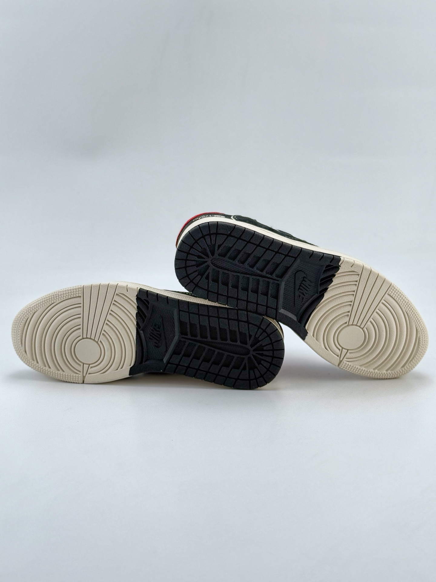 Travis Scott x Nike Air Jordan 1 Low x The North Face Air Jordan 1 Low 反转白黑小钩翻毛倒钩  SJ2068-146
