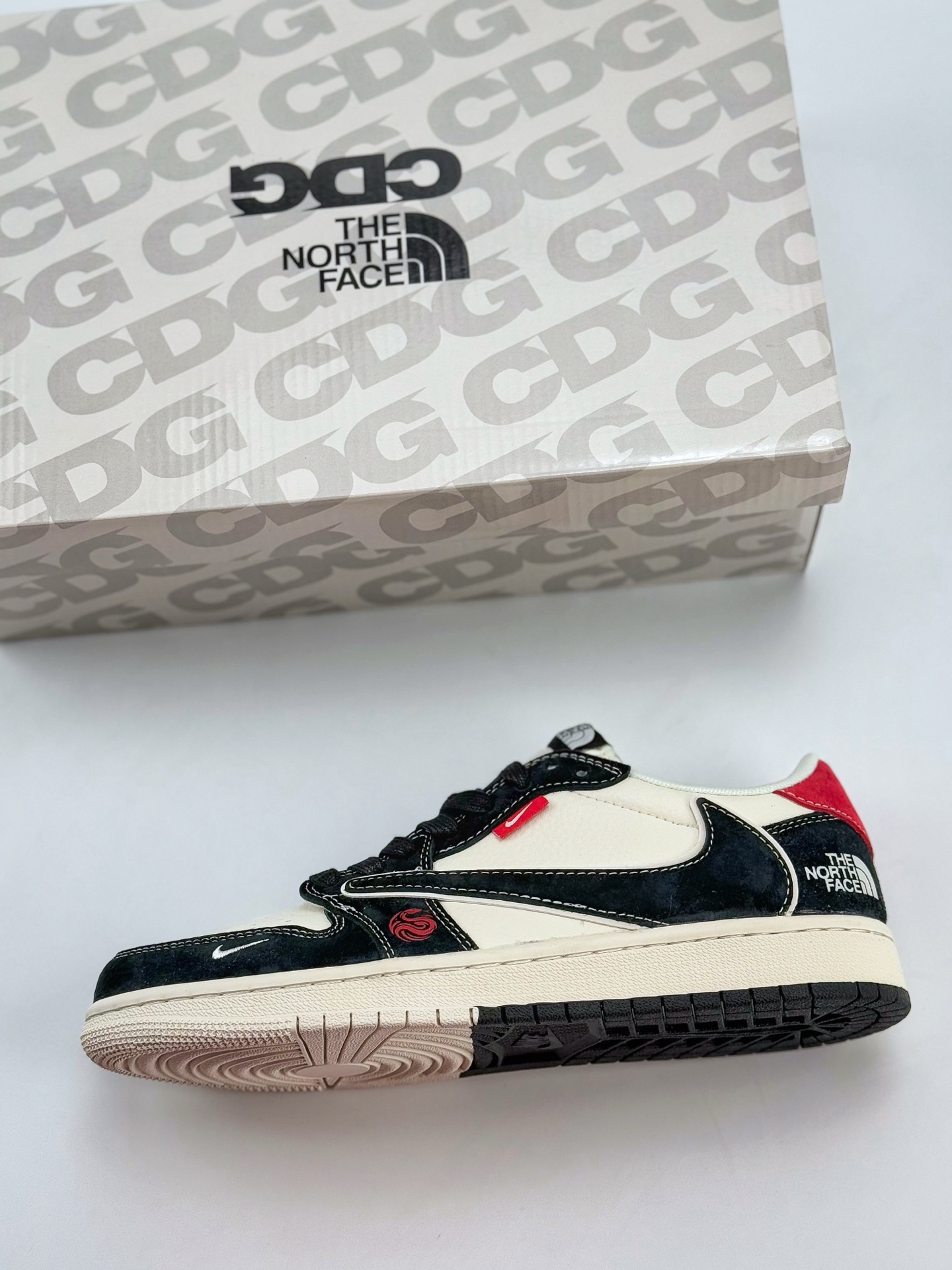 Travis Scott x Nike Air Jordan 1 Low x The North Face Air Jordan 1 Low 反转白黑小钩翻毛倒钩  SJ2068-146
